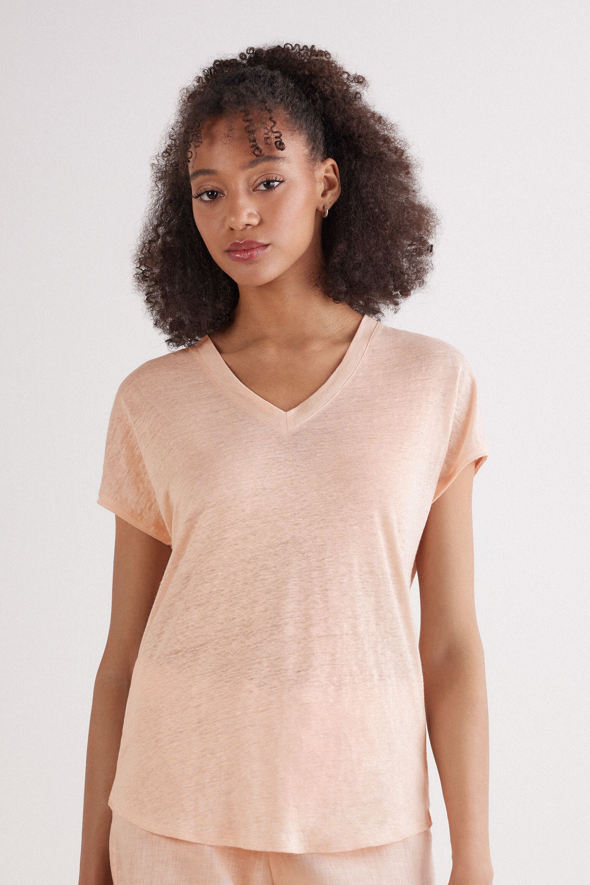 טי שירט V מבד פשתן