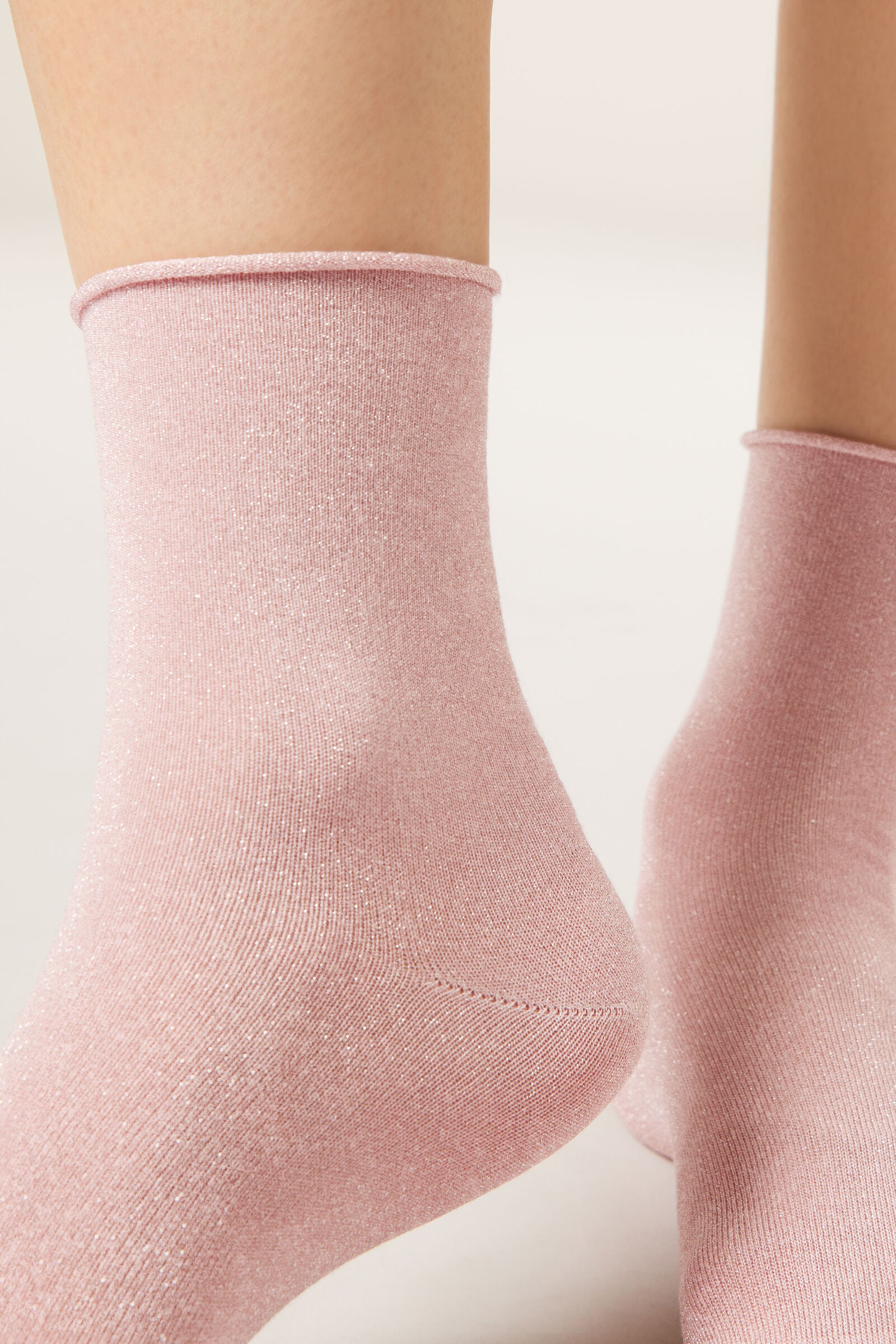 גרבי גליטר קצרות