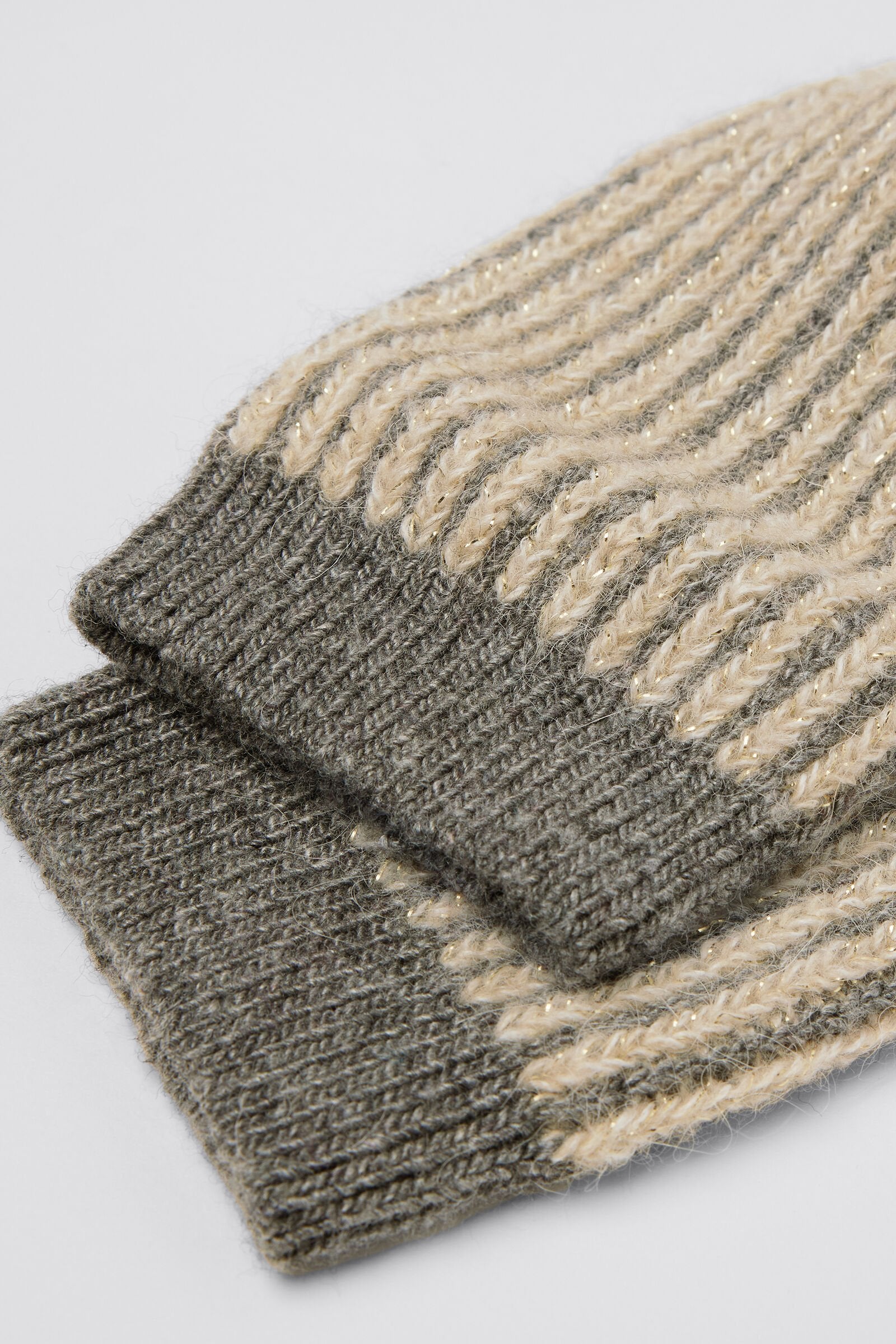 גרבי קשמיר מנצנצות