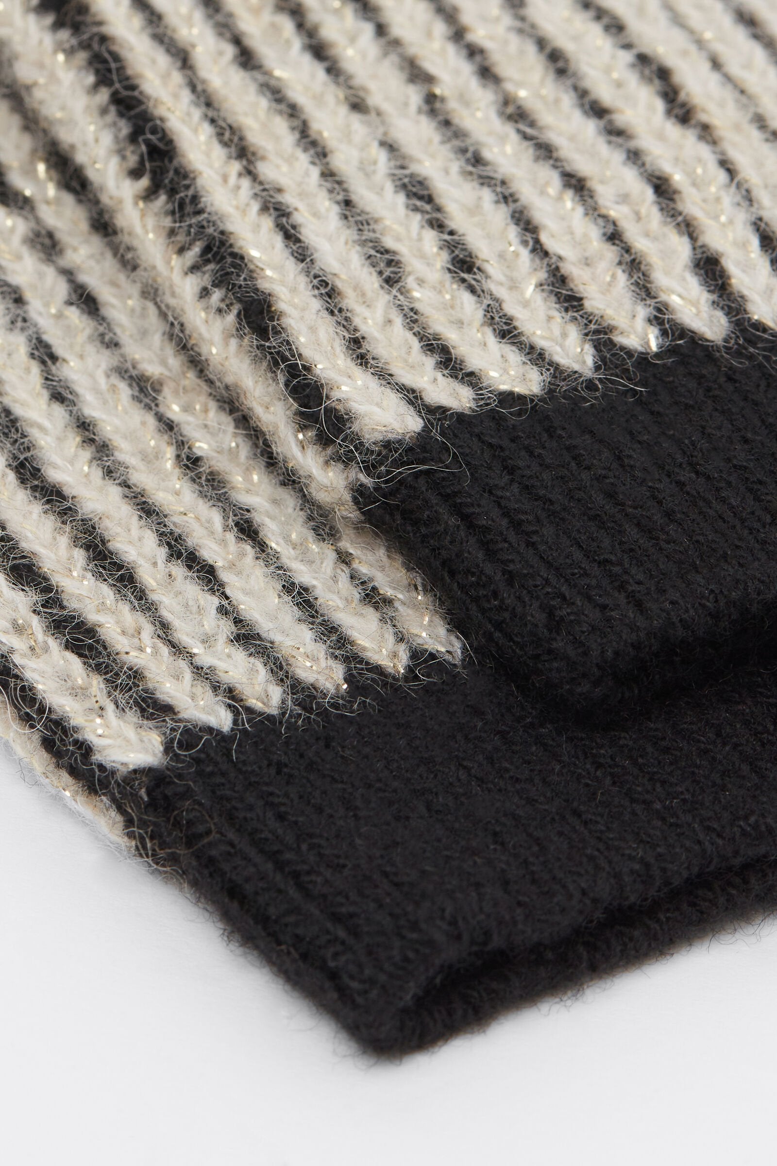 גרבי קשמיר מנצנצות