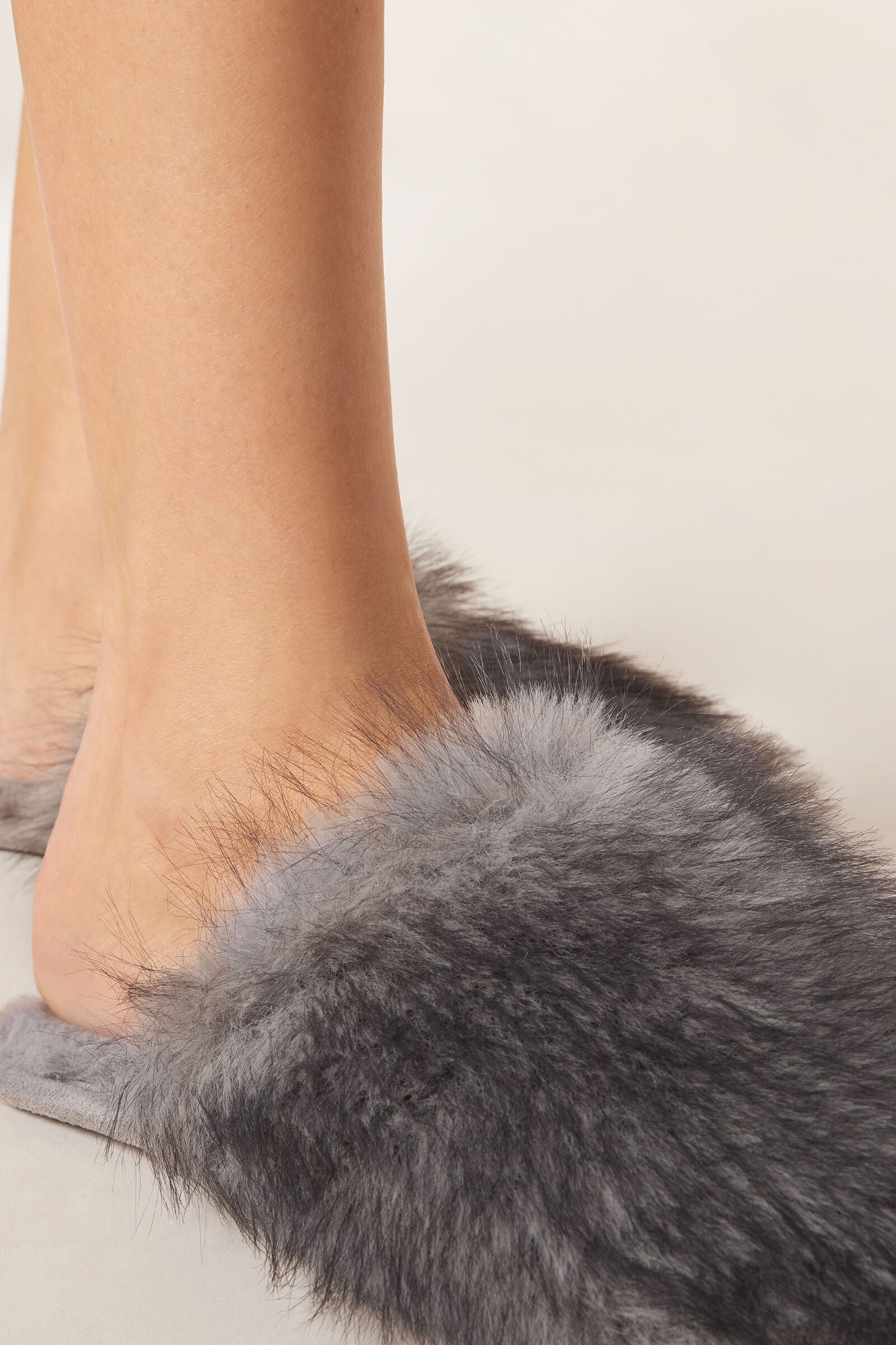 נעלי בית דמוי פרווה