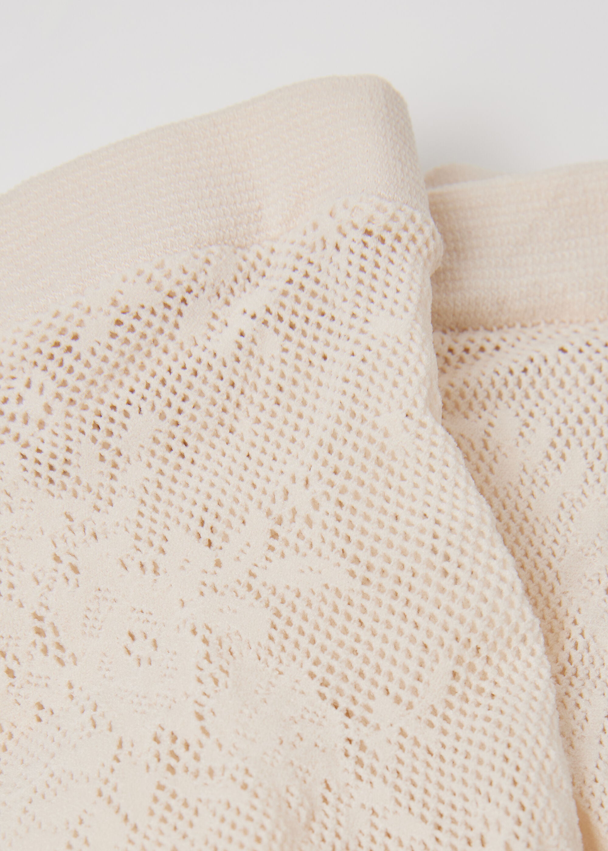 גרביים פרחוניות