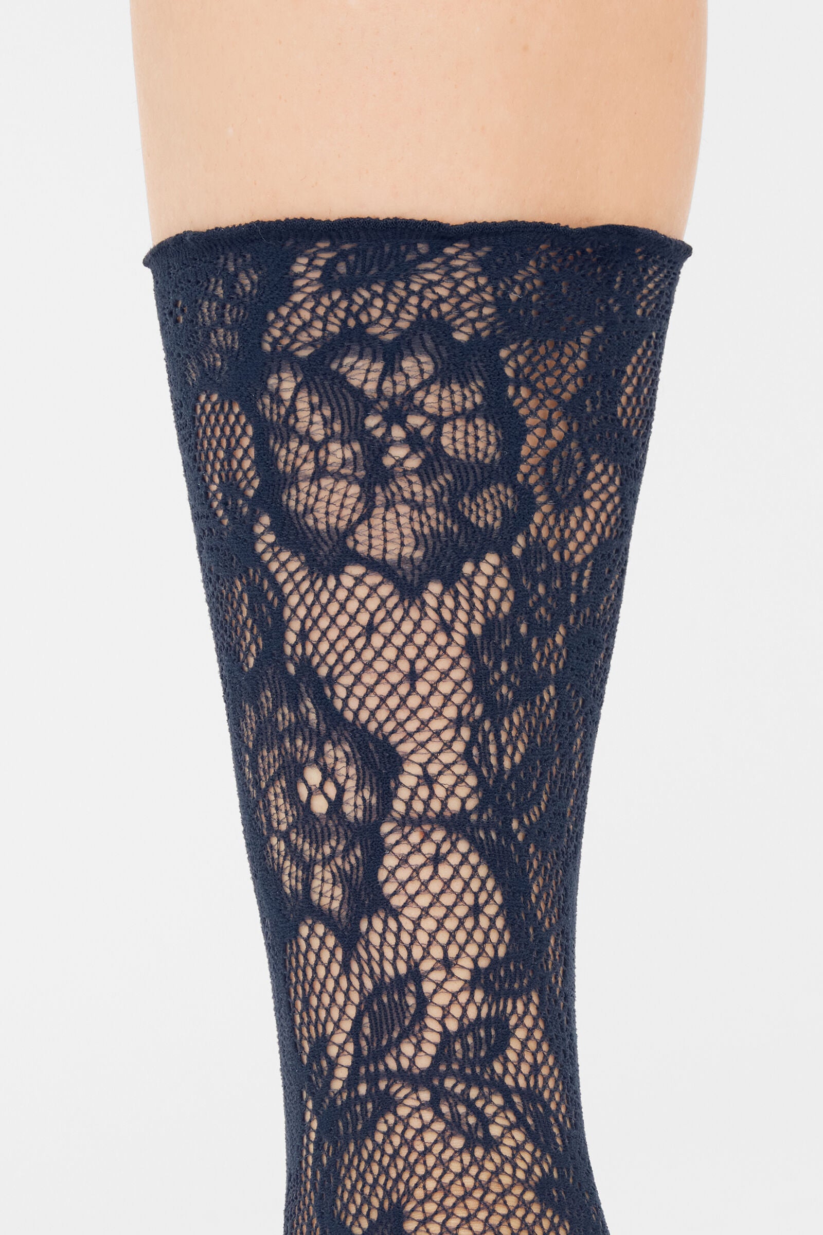 גרבי תחרה פרחוניים ללא גומי