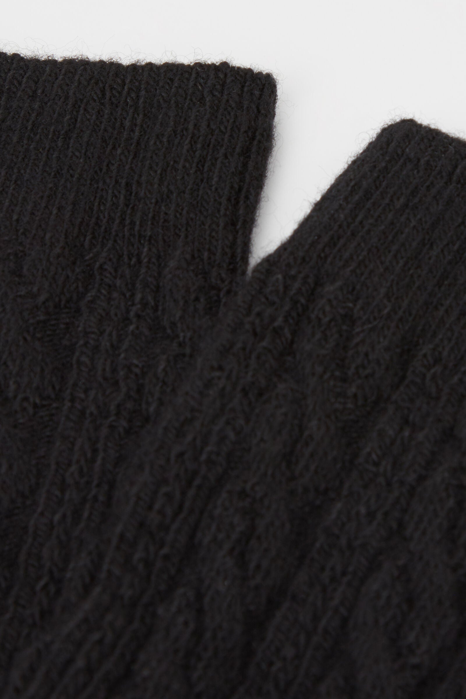 גרבי קשמיר גבוהות בדוגמת צמות