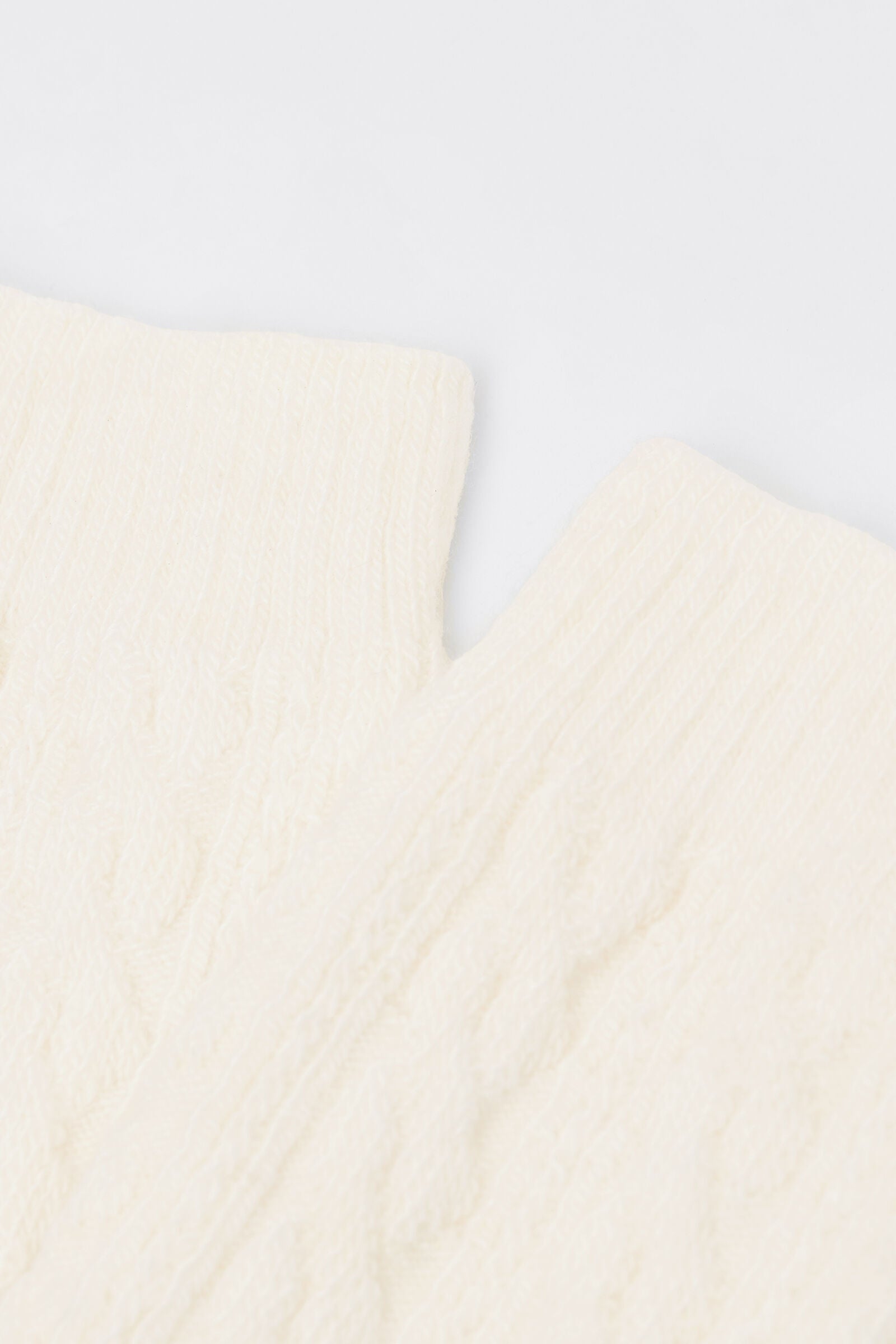 גרבי קשמיר גבוהות בדוגמת צמות