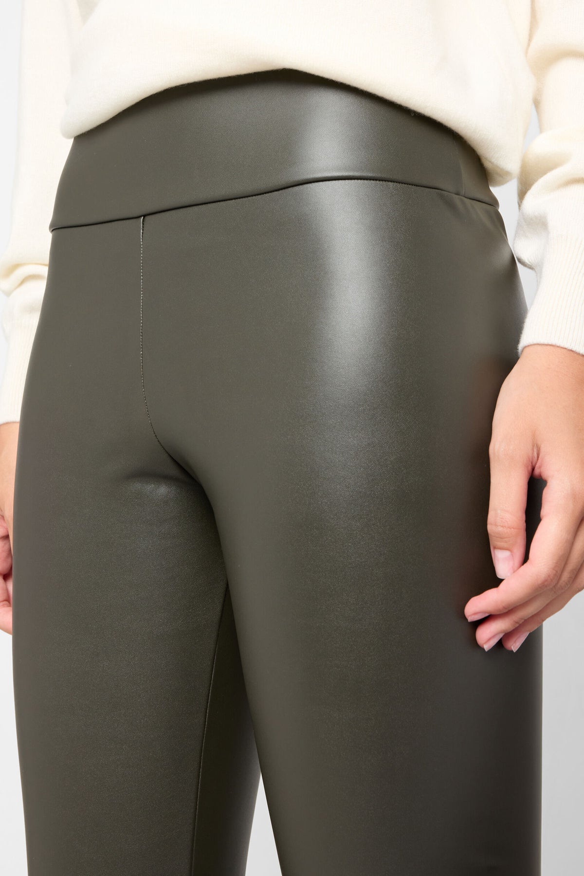 מכנסיים תרמיים דמוי עור