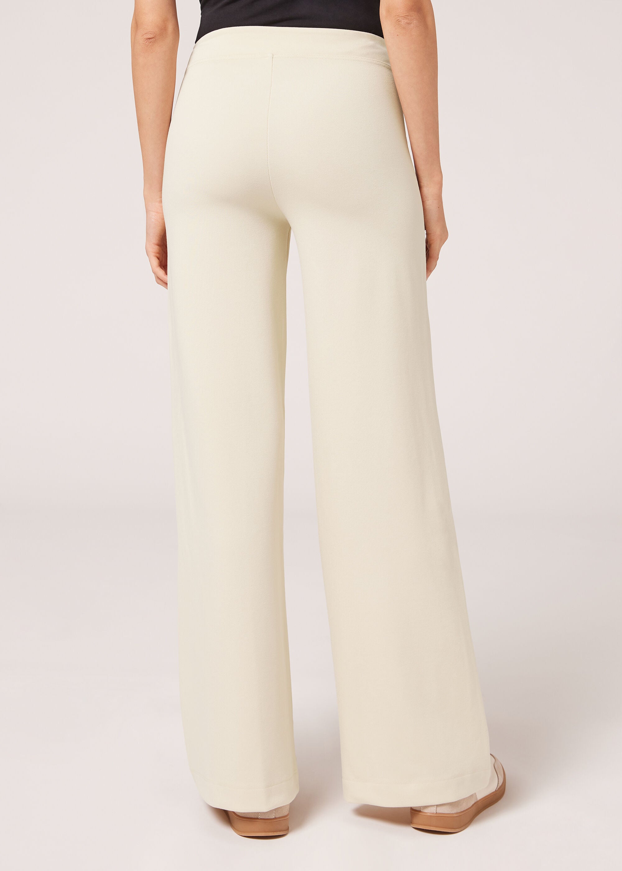 מכנסי סריג בגזרה רחבה