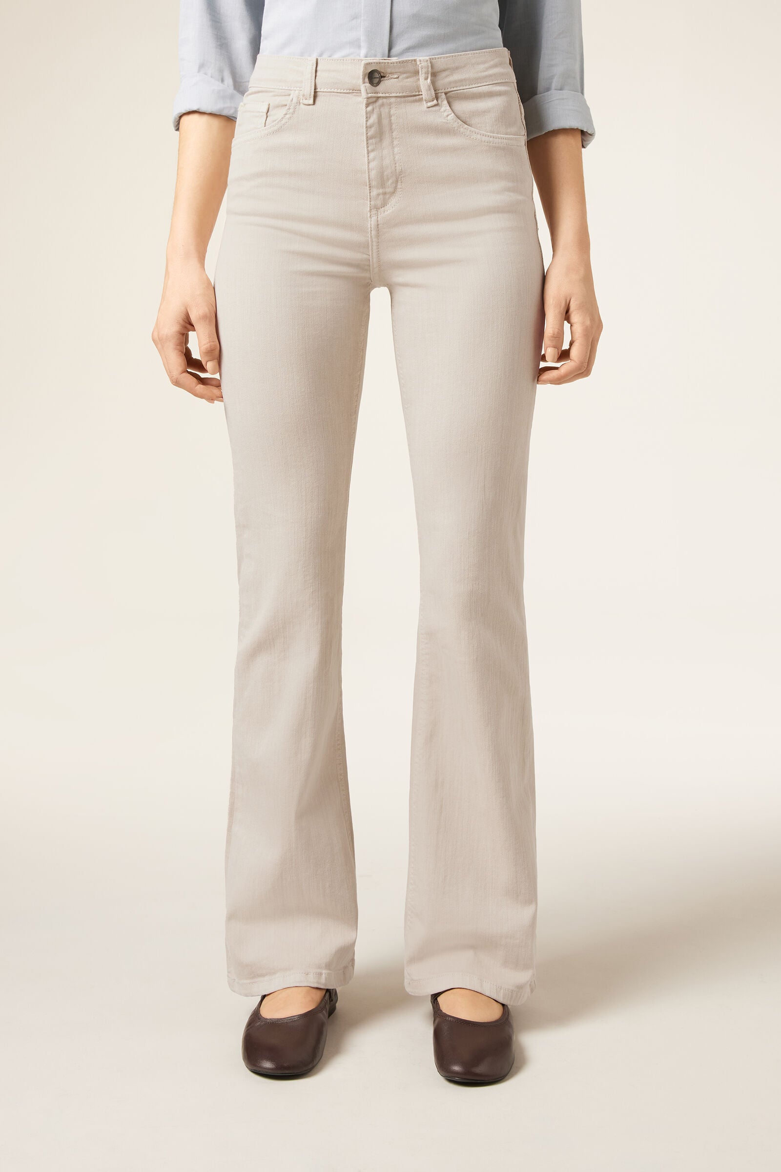 מכנסי ג'ינס מתרחבים