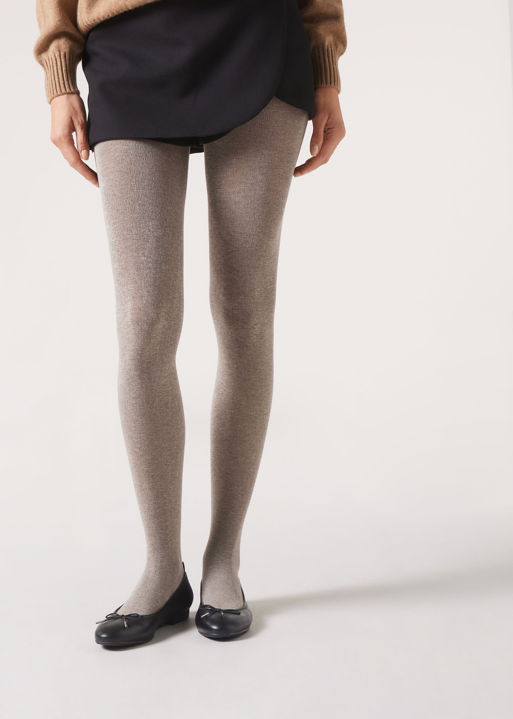 גרביונים אטומים מנצנצים