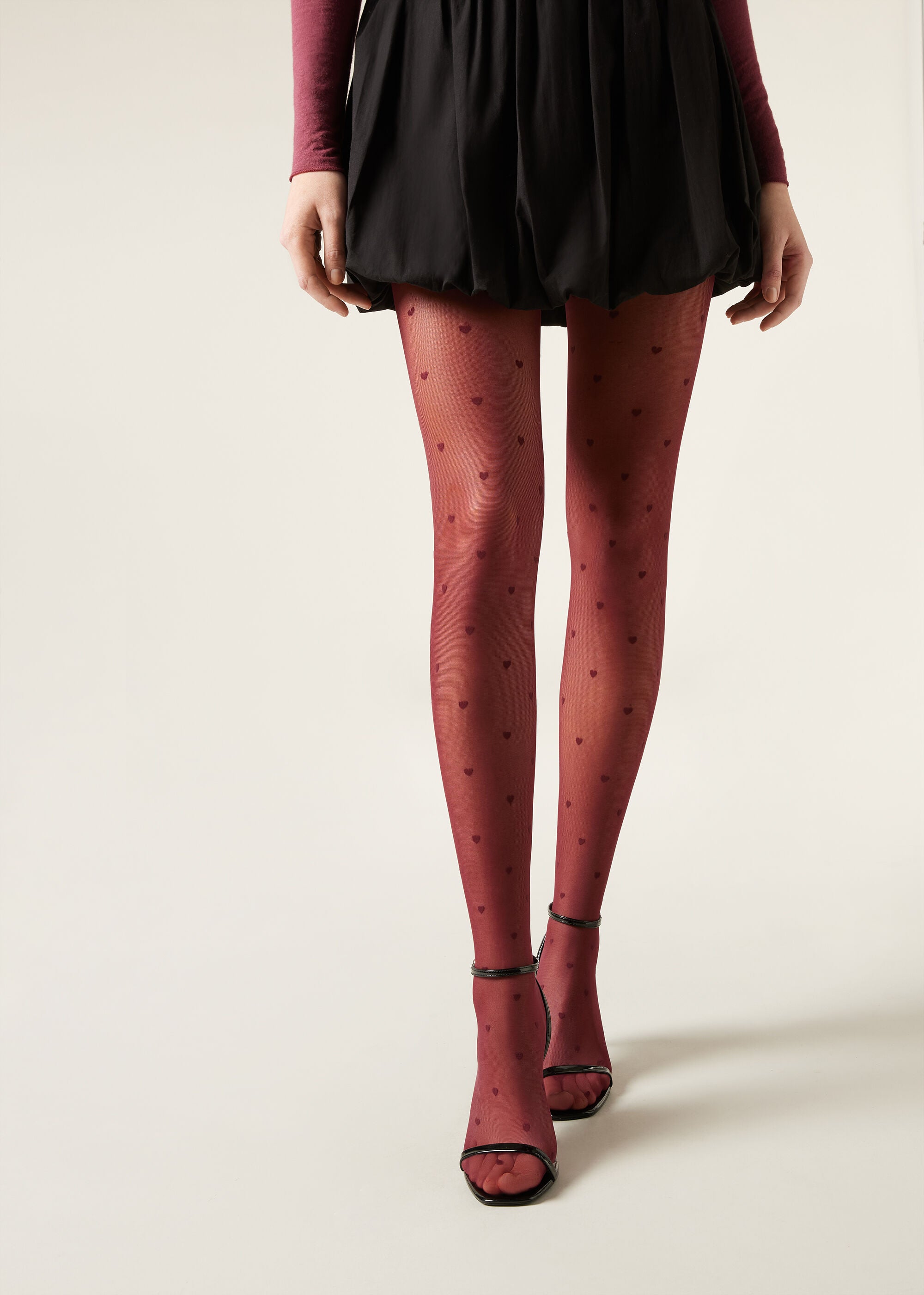 גרביונים שקופים 30 דנייר עם הדפס לבבות