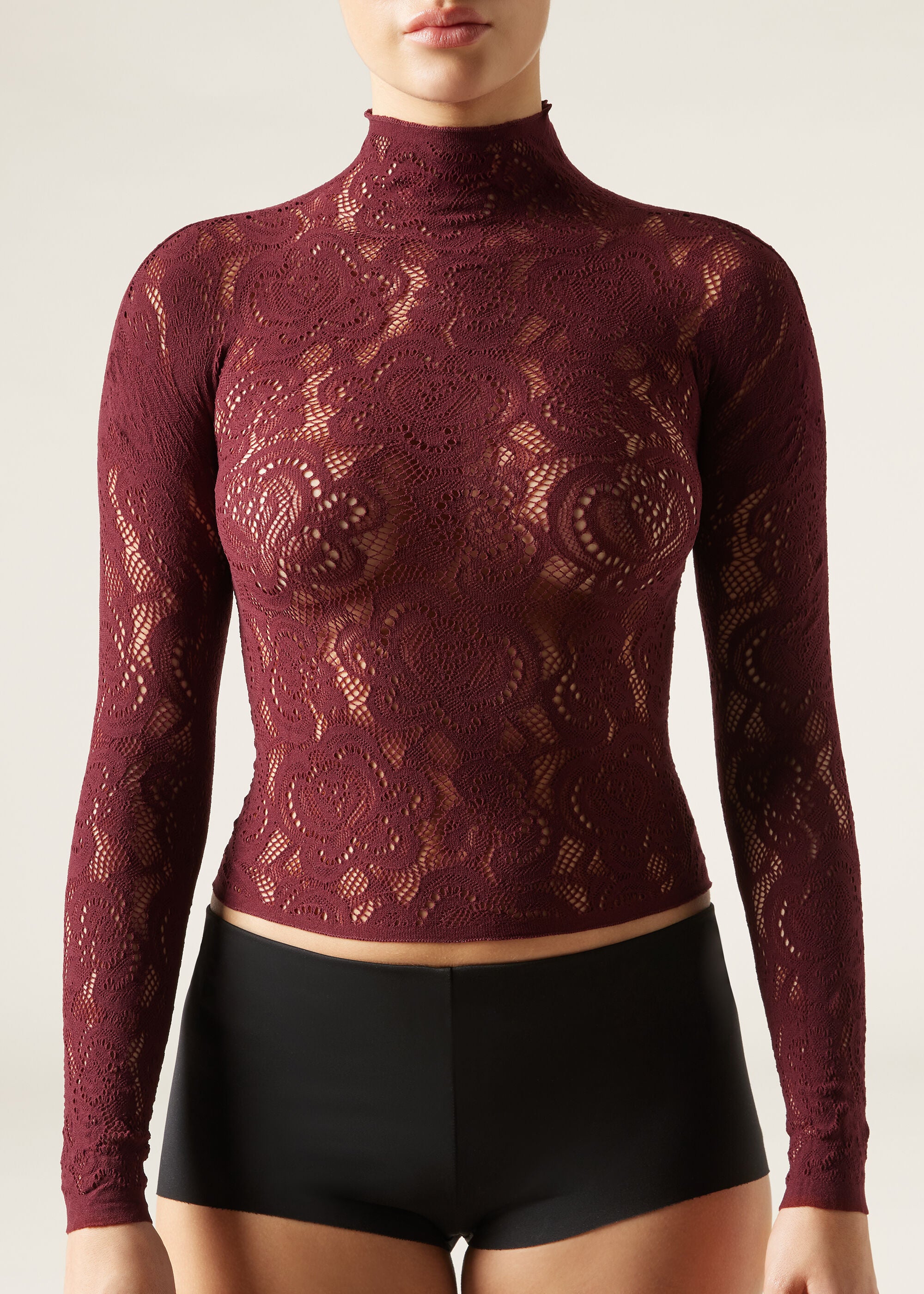 חולצת תחרה באפקט מקרמה