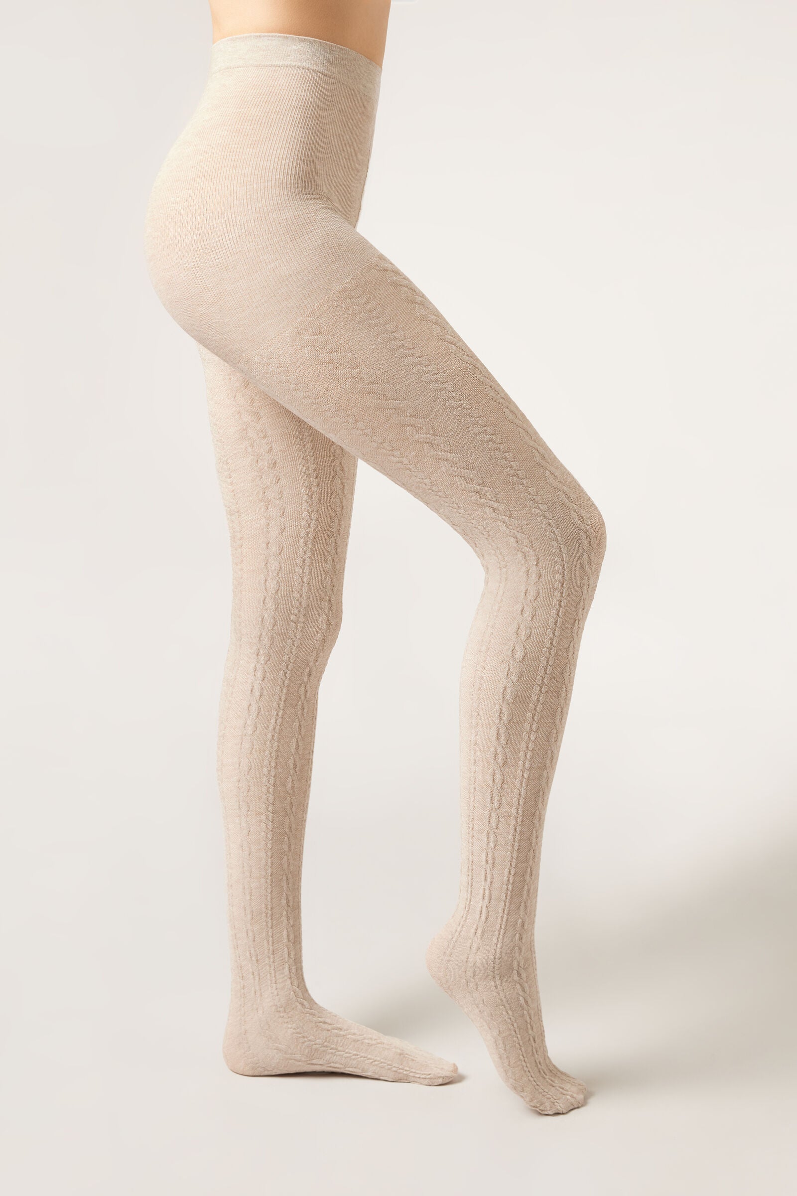 גרביוני קשמיר עם דוגמת צמות