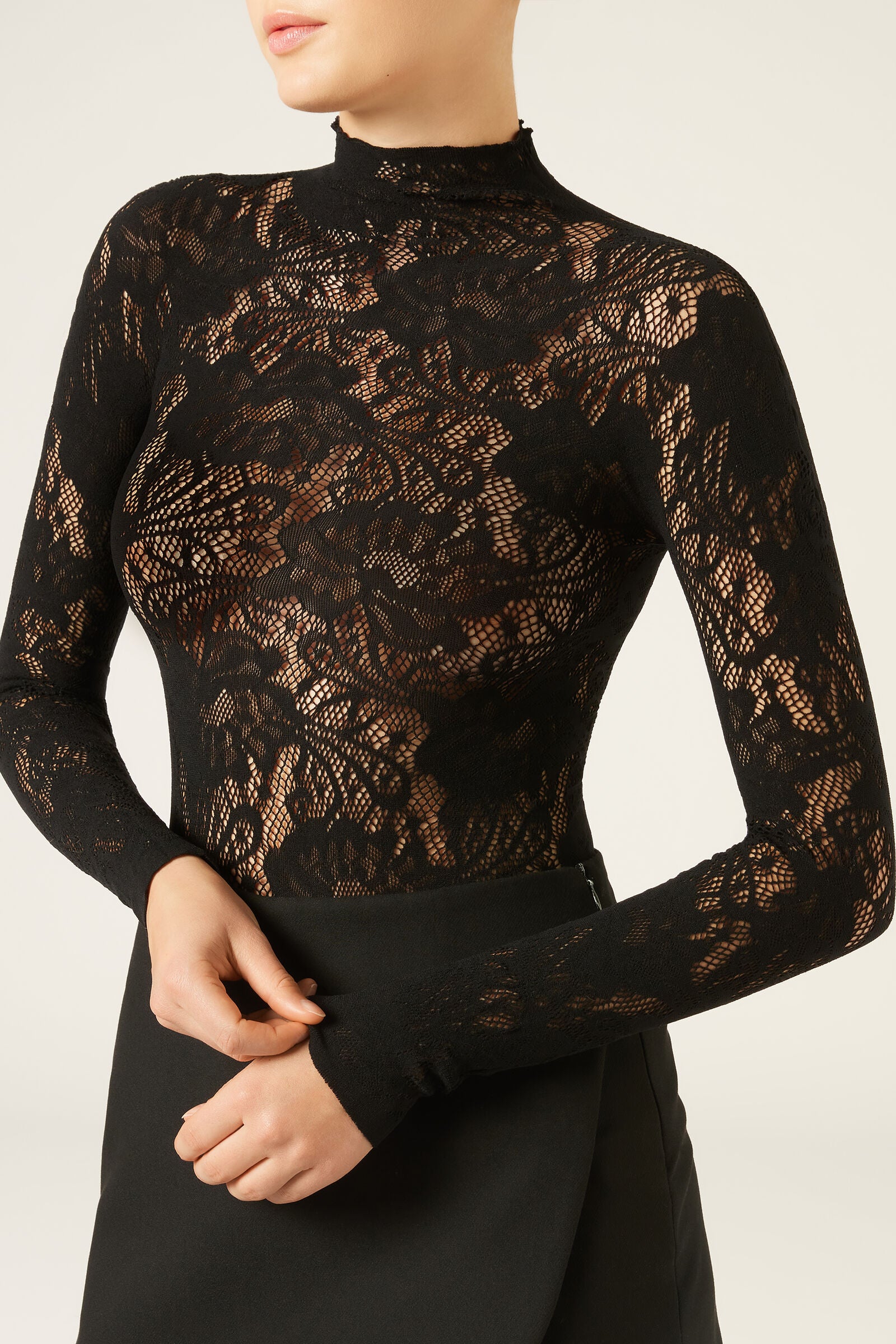 טופ תחרה פרחוני