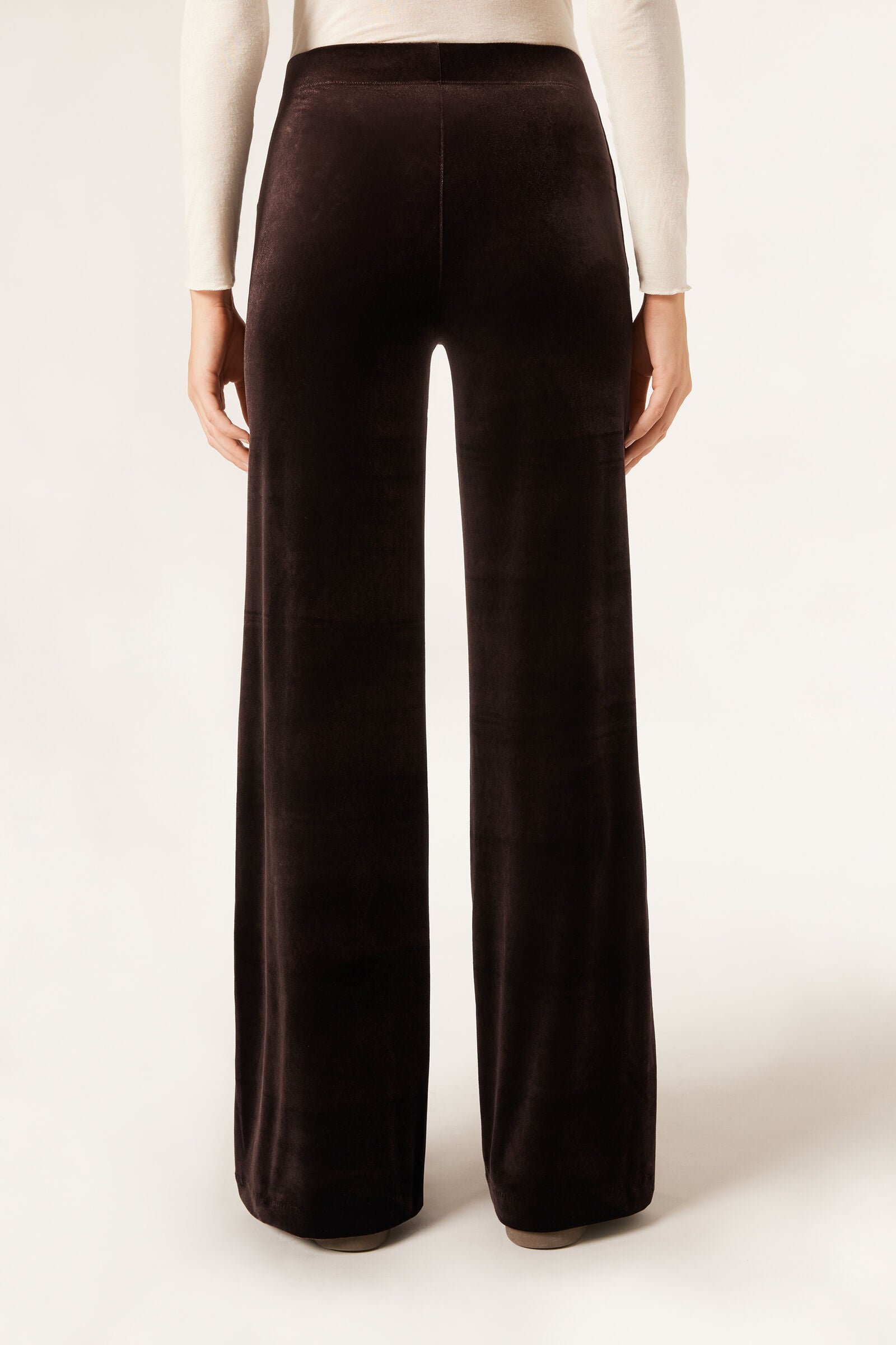 מכנסי קטיפה בגזרה רחבה