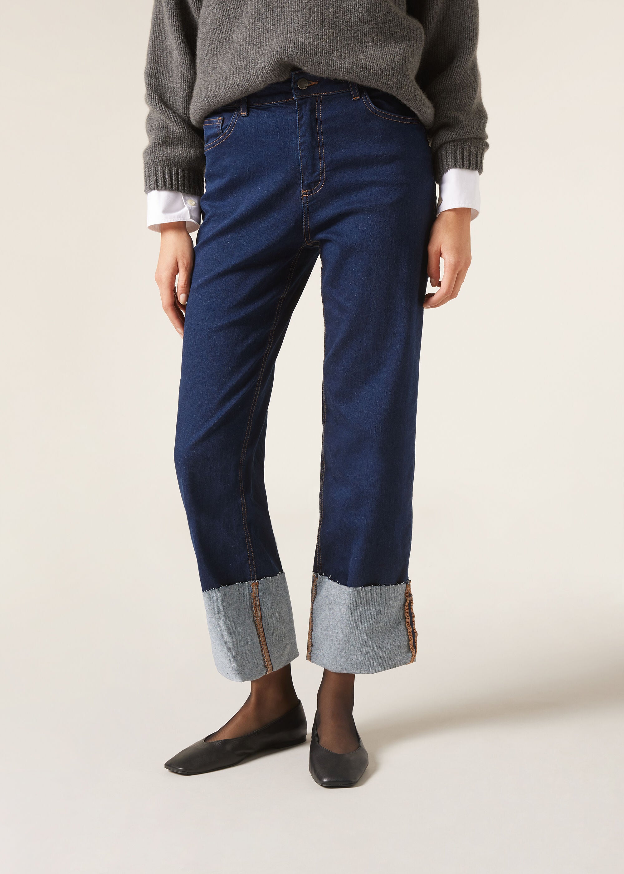 מכנסי ג'ינס עם קפל רחב