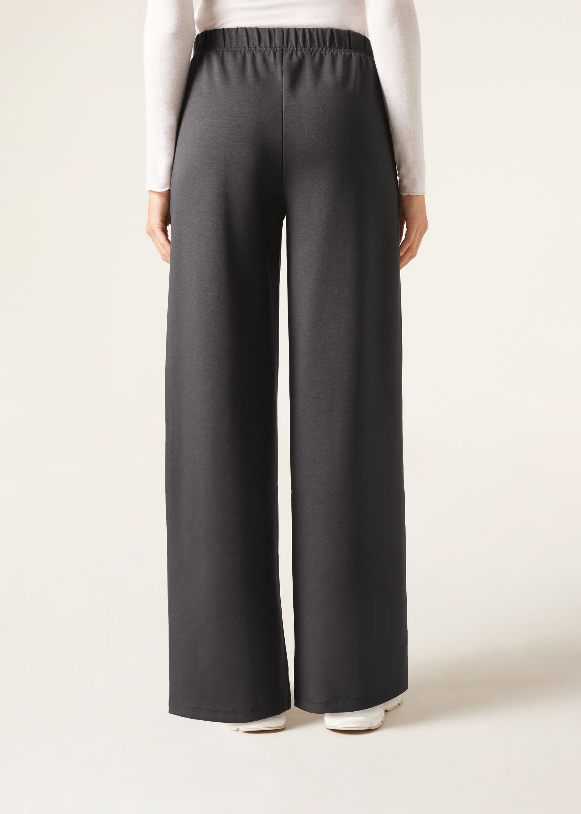 מכנסי לאונג' בגזרת רגל רחבה