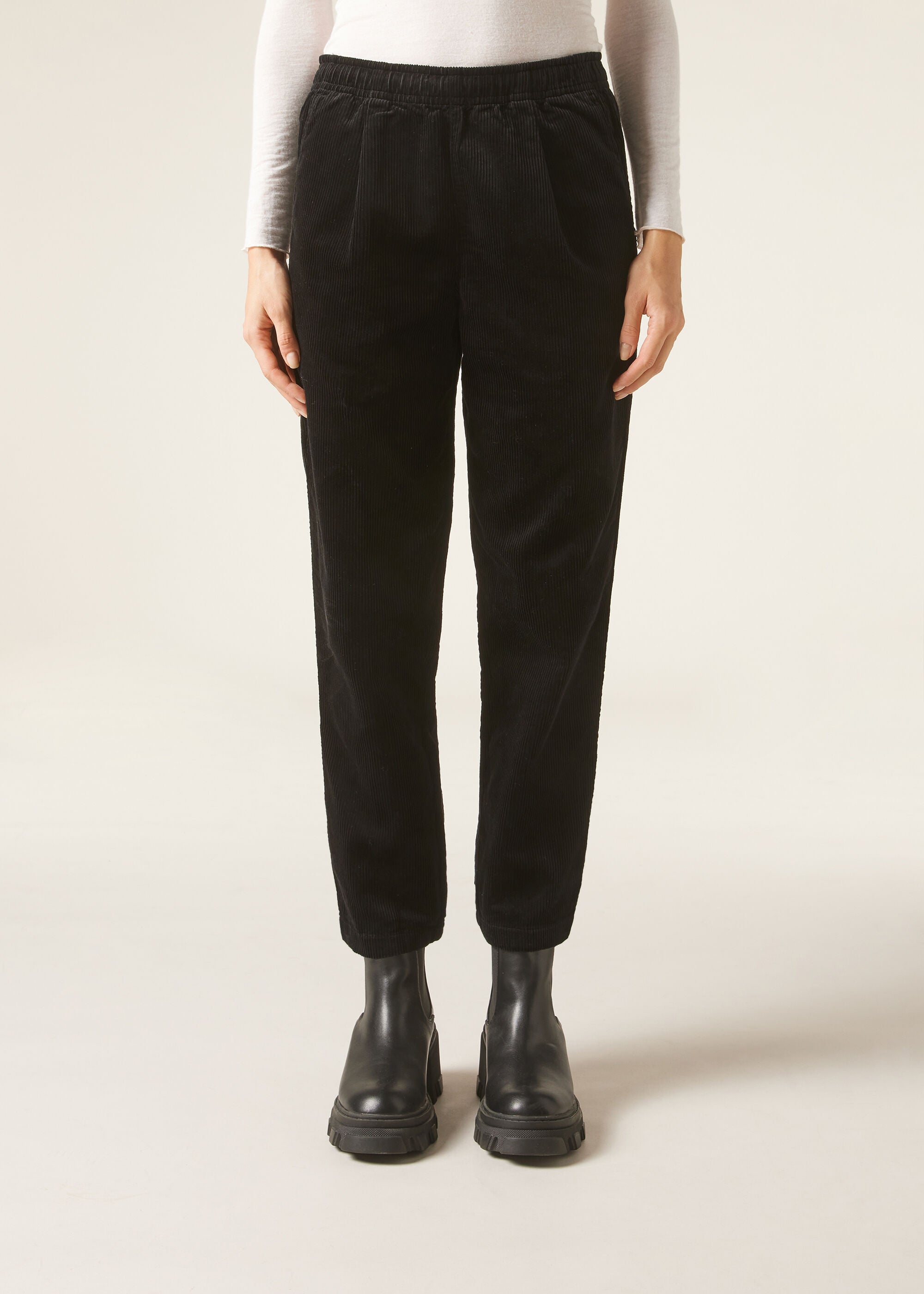 מכנסי קטיפה