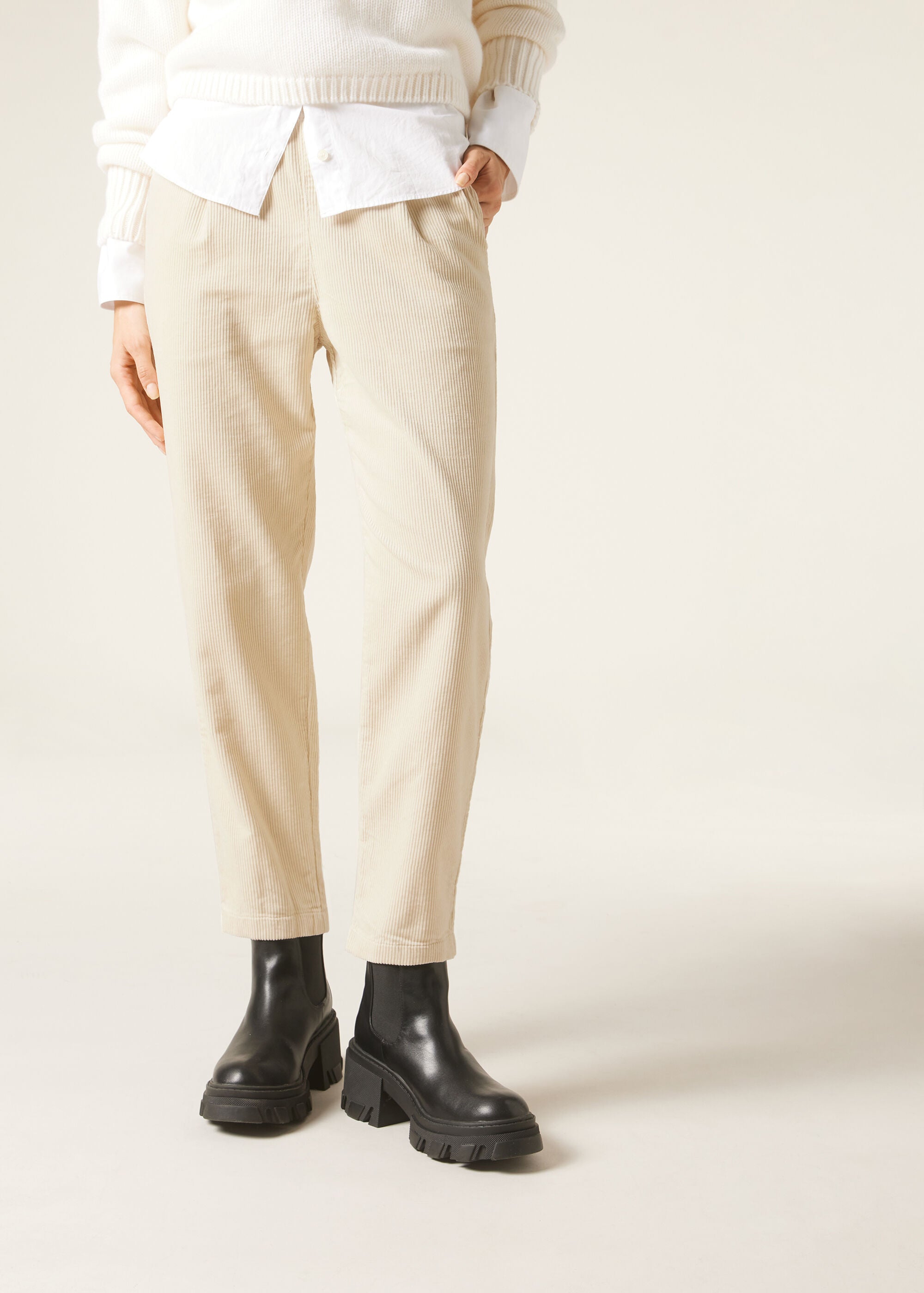 מכנסי קטיפה