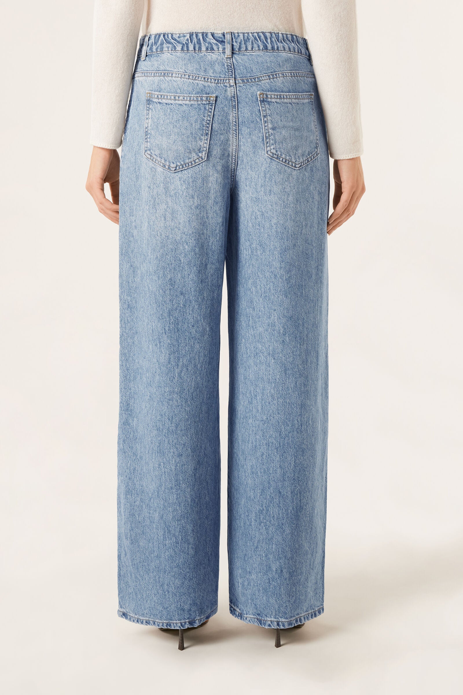 ג'ינס בגזרת רגל רחבה Ultra Soft