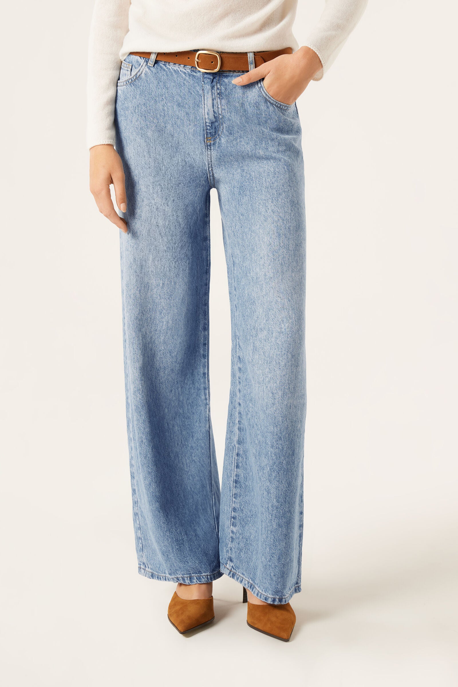 ג'ינס בגזרת רגל רחבה Ultra Soft