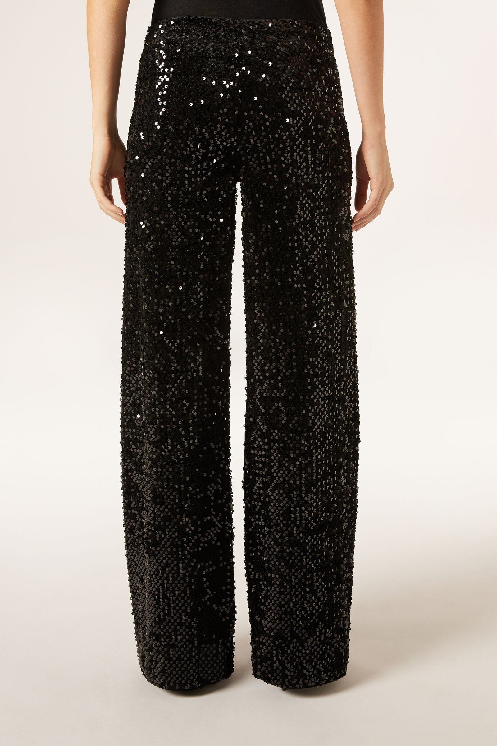 מכנסיים רחבים מבד קטיפה מעוטר פייטים