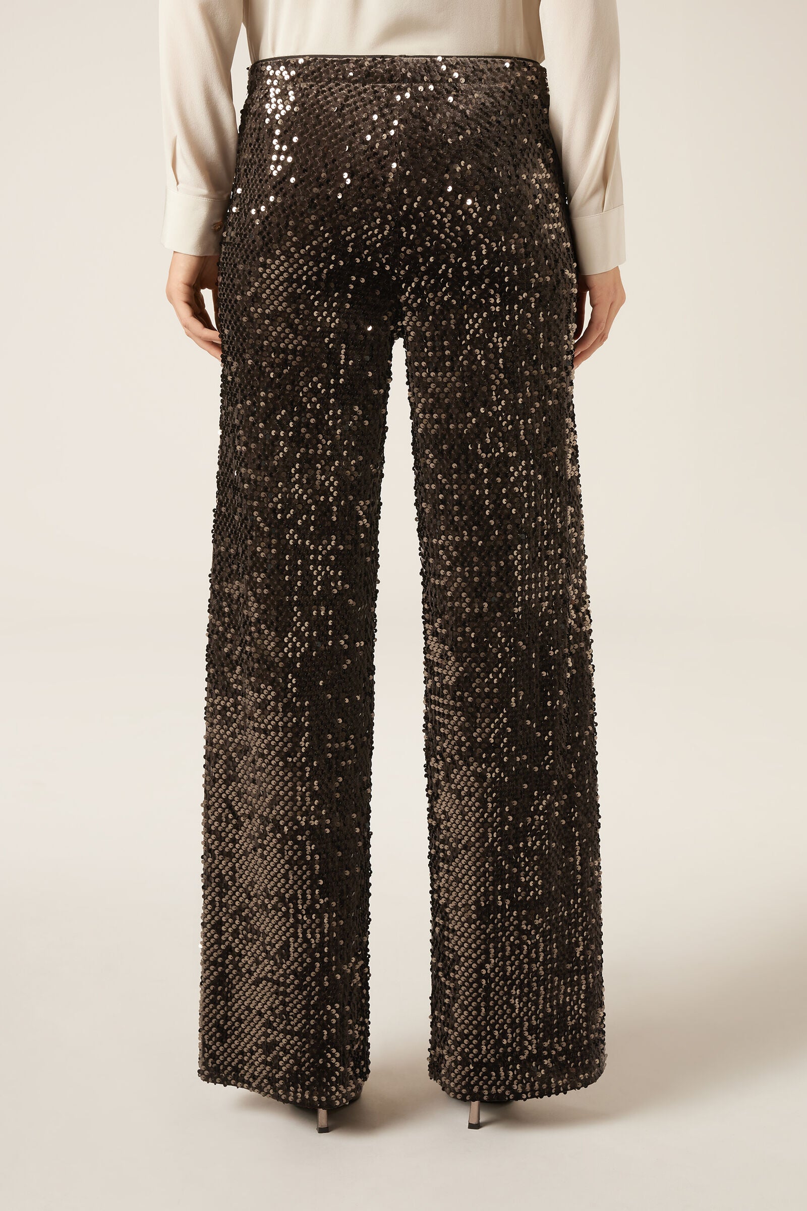 מכנסיים רחבים מבד קטיפה מעוטר פייטים