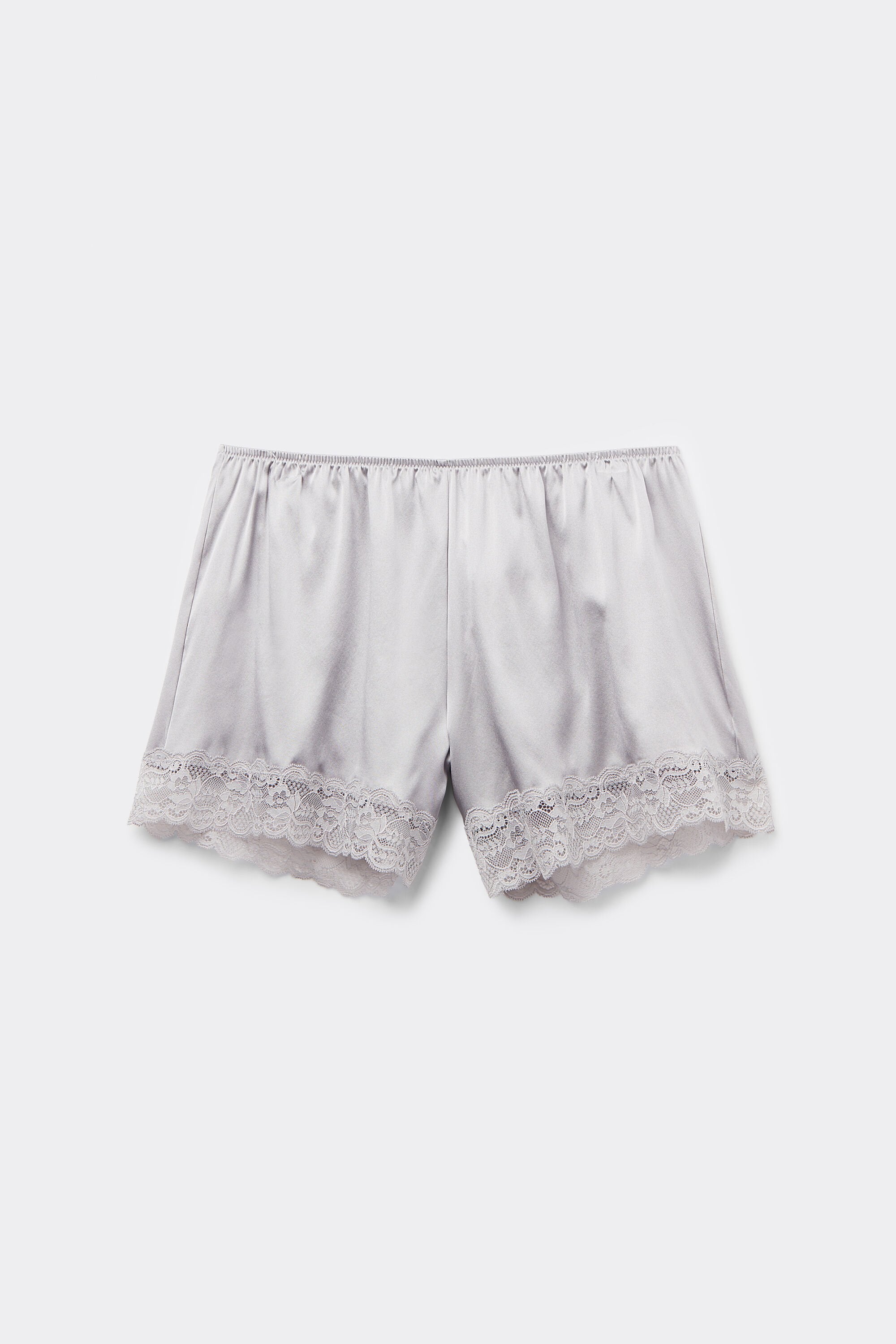 מכנסי משי קצרים עם גימורי תחרה