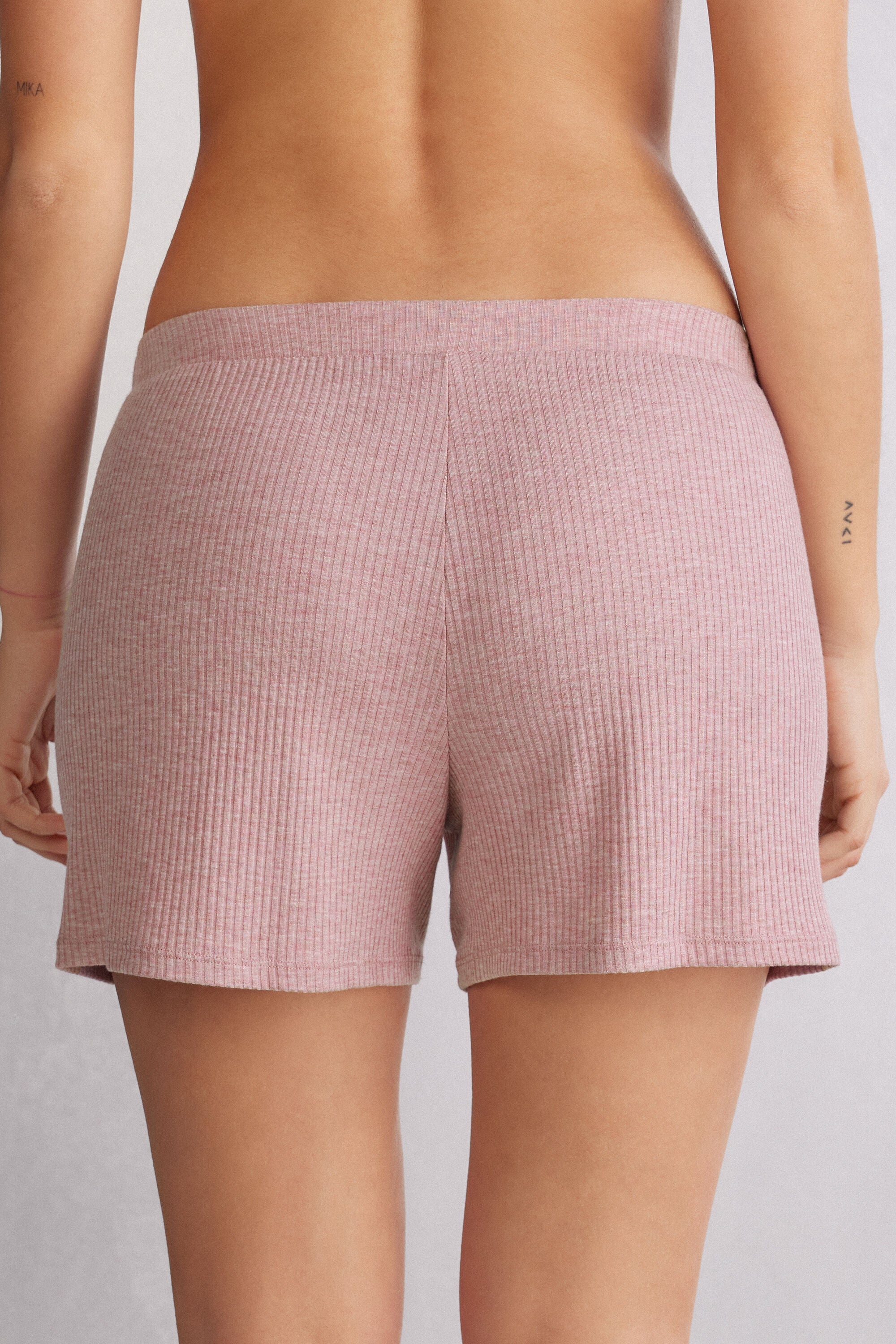 מכנסיים קצרים Chic Comfort