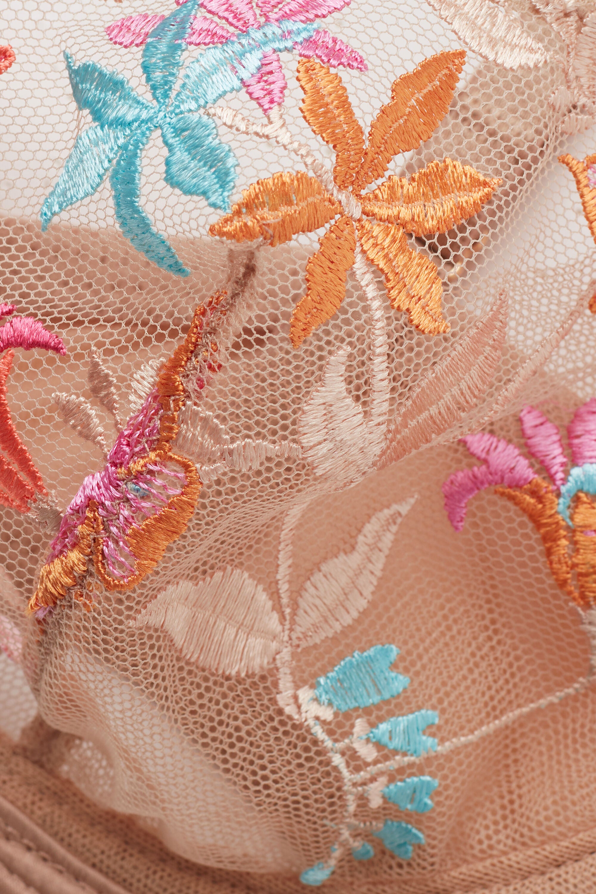 חזיית בלקונט Here Comes The Sun