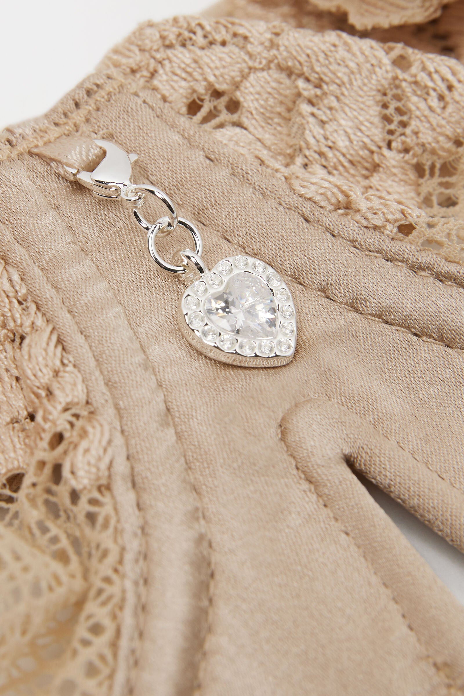 חזיית בלקונט משי ותחרה Denise Silky Flowers