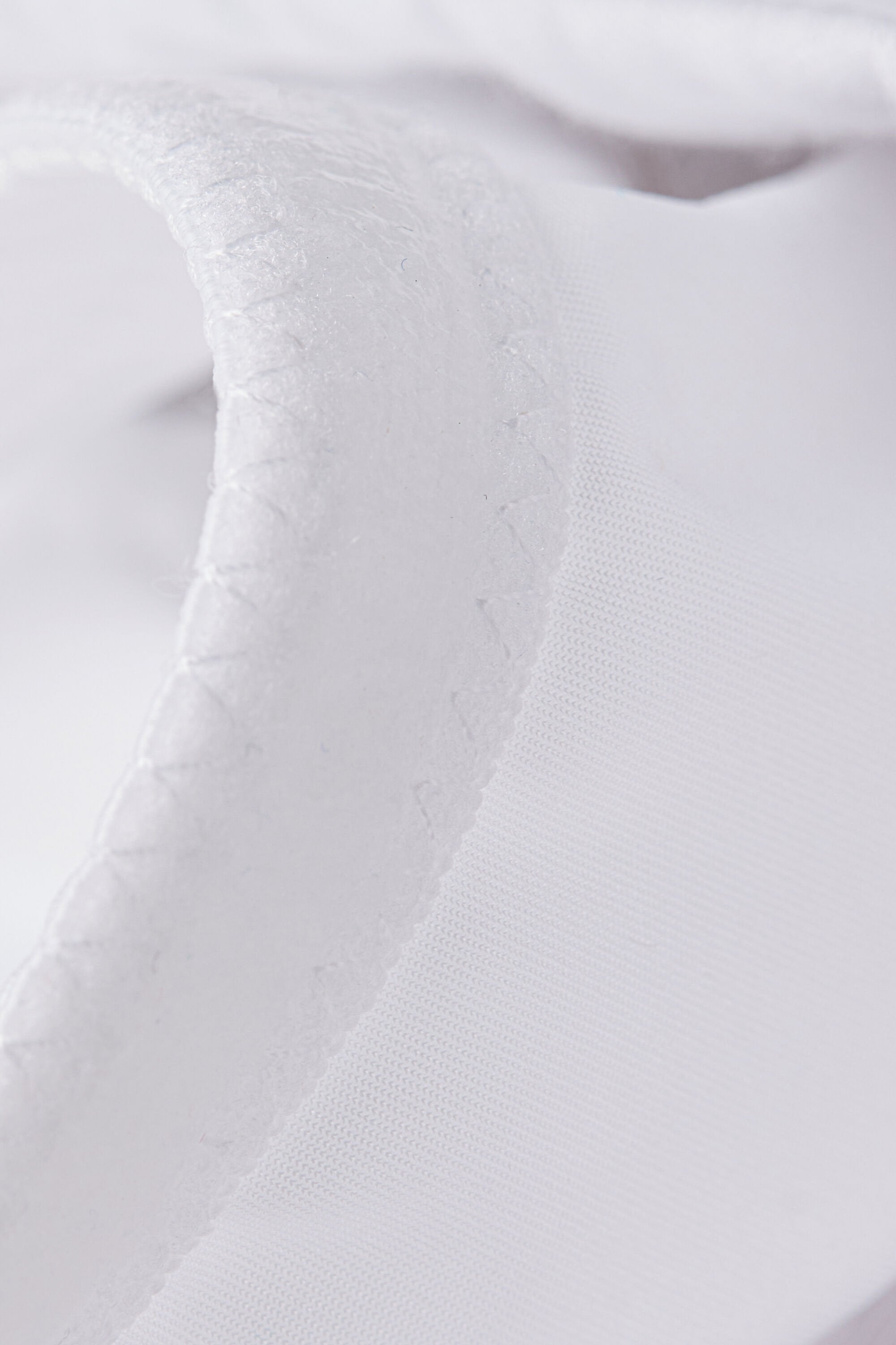 חזיית סטרפלס Ilaria Ultralight Microfibre