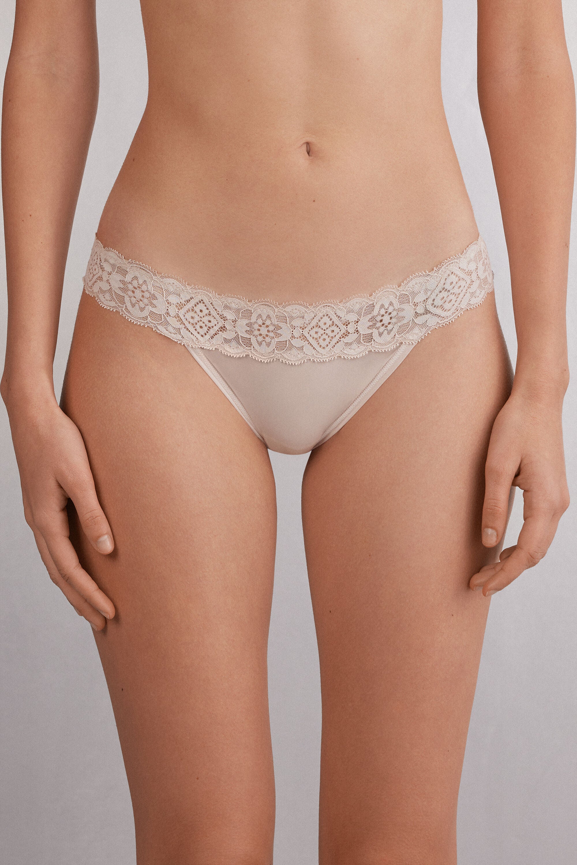 תחתוני תחרה ברזילאיים