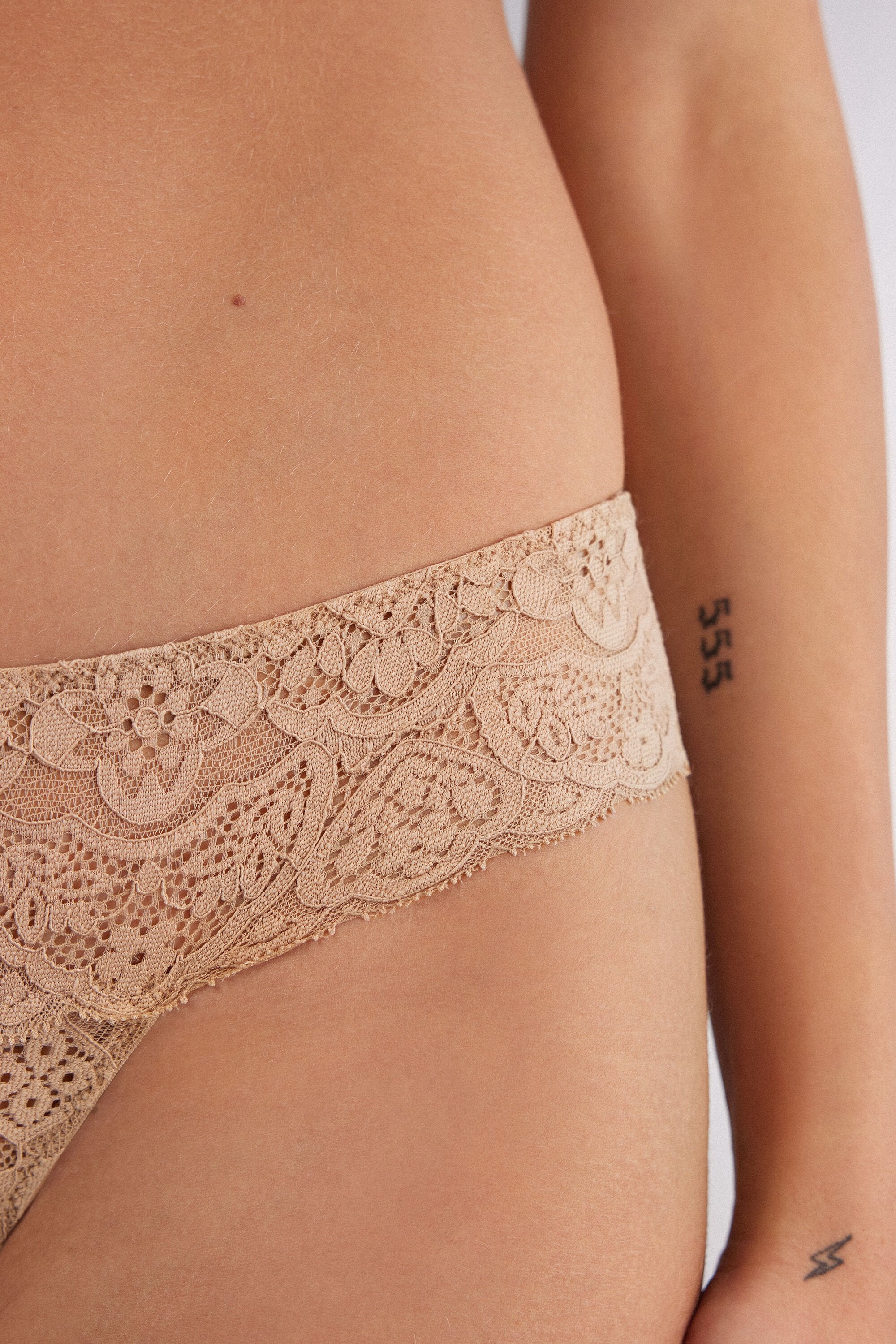 תחתוני תחרה ברזילאיים