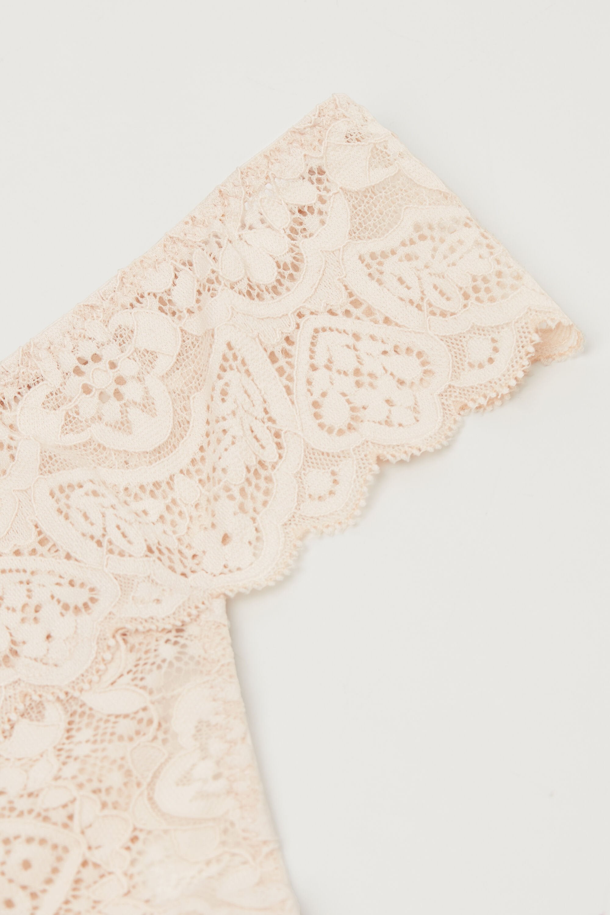 תחתוני תחרה ברזילאיים