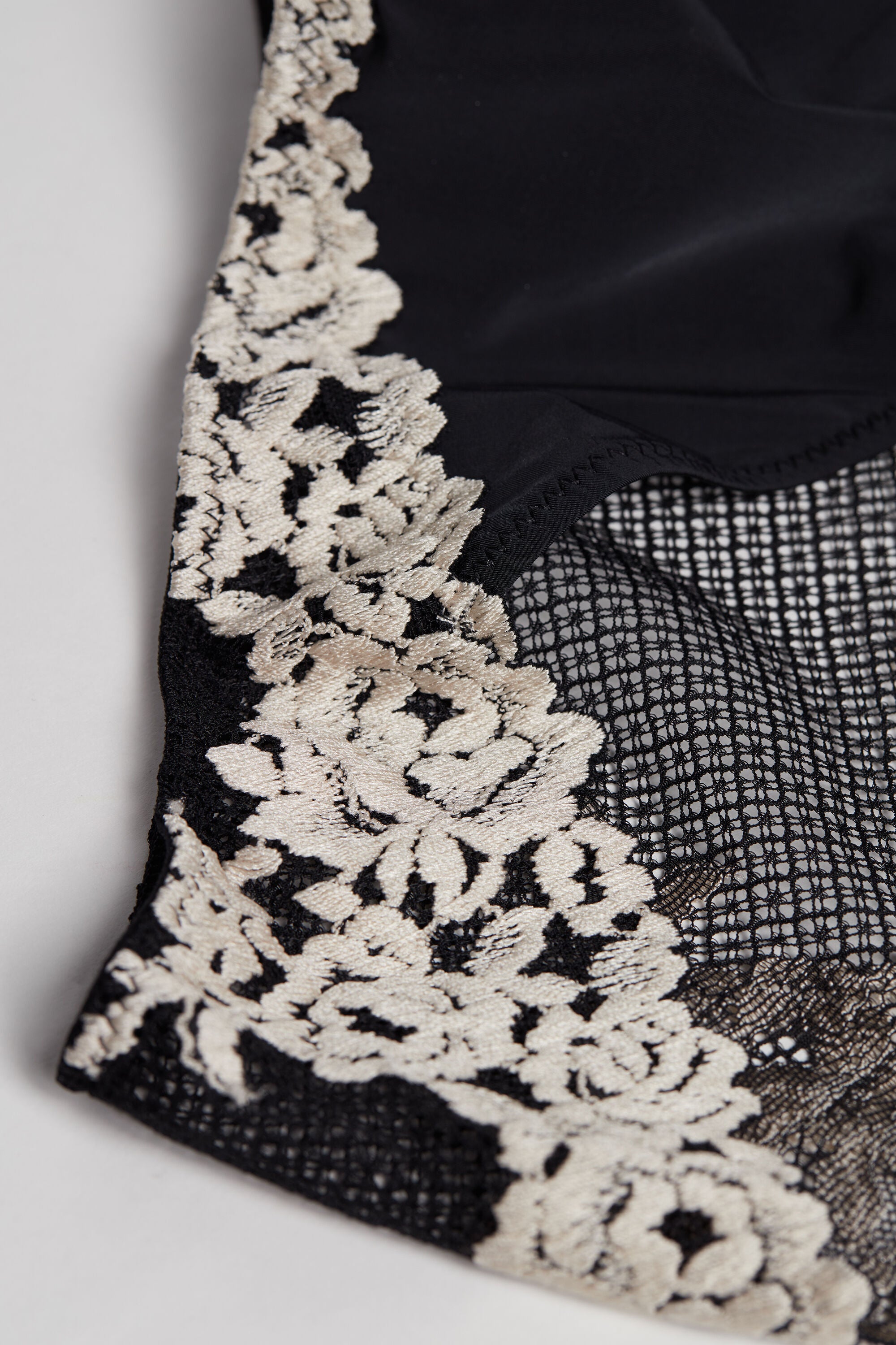 תחתונים בגזרת בייסיק Pretty Flowers