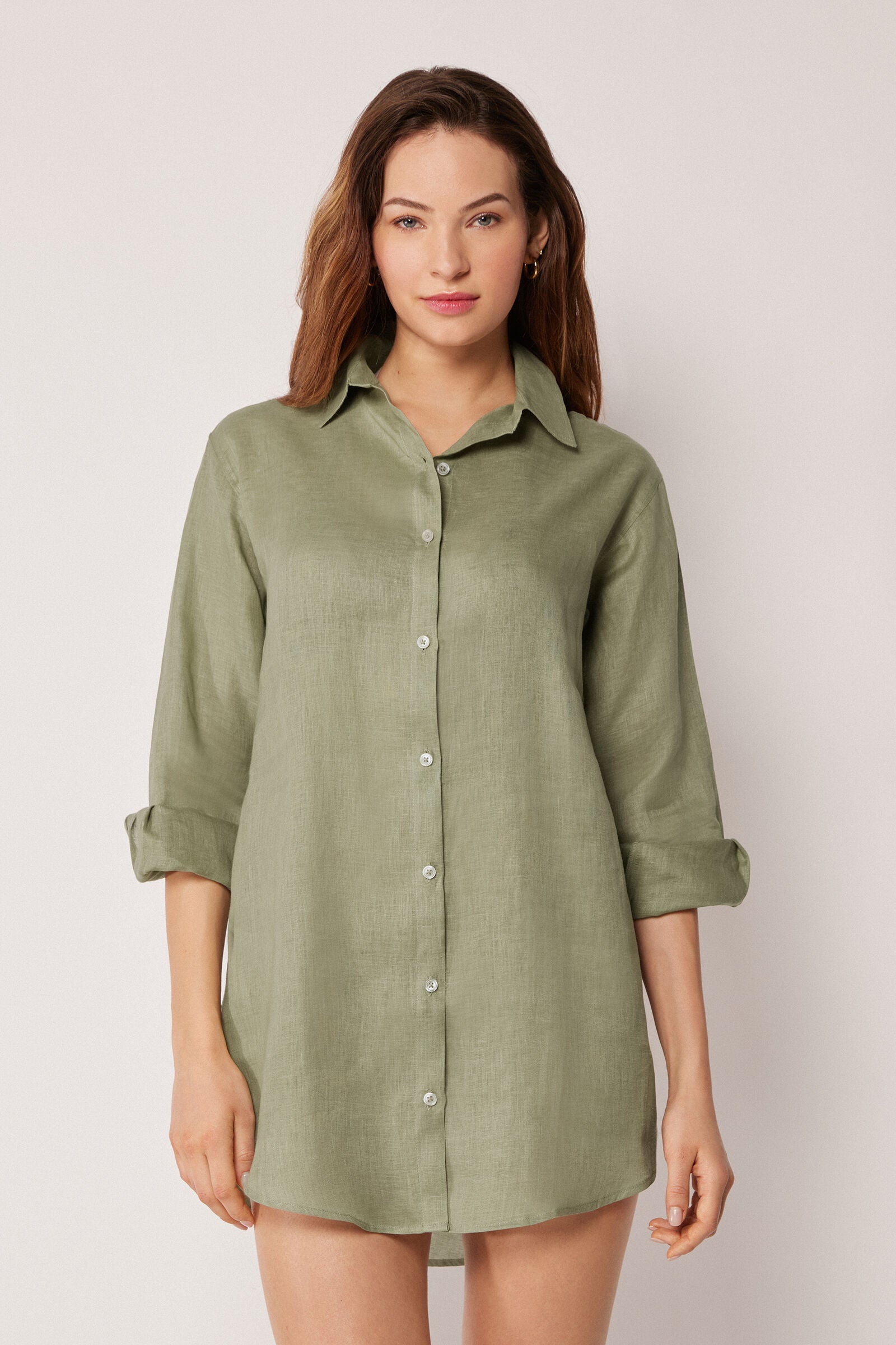 חולצת פשתן מכופתרת