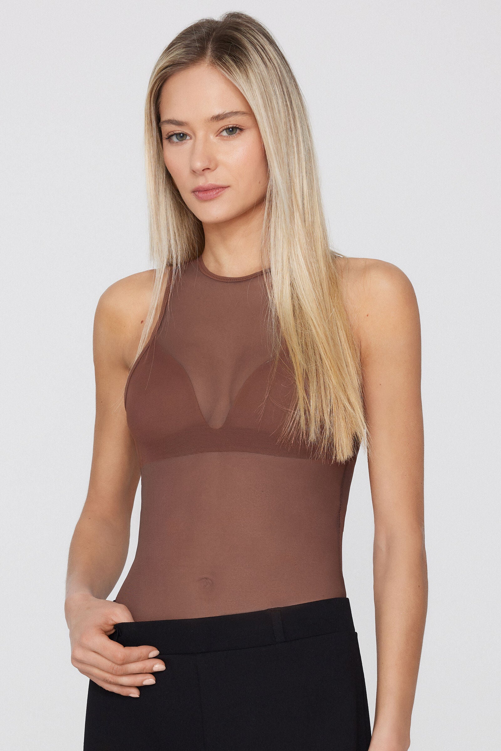 בגד גוף שקוף עם חזייה אטומה מובנת