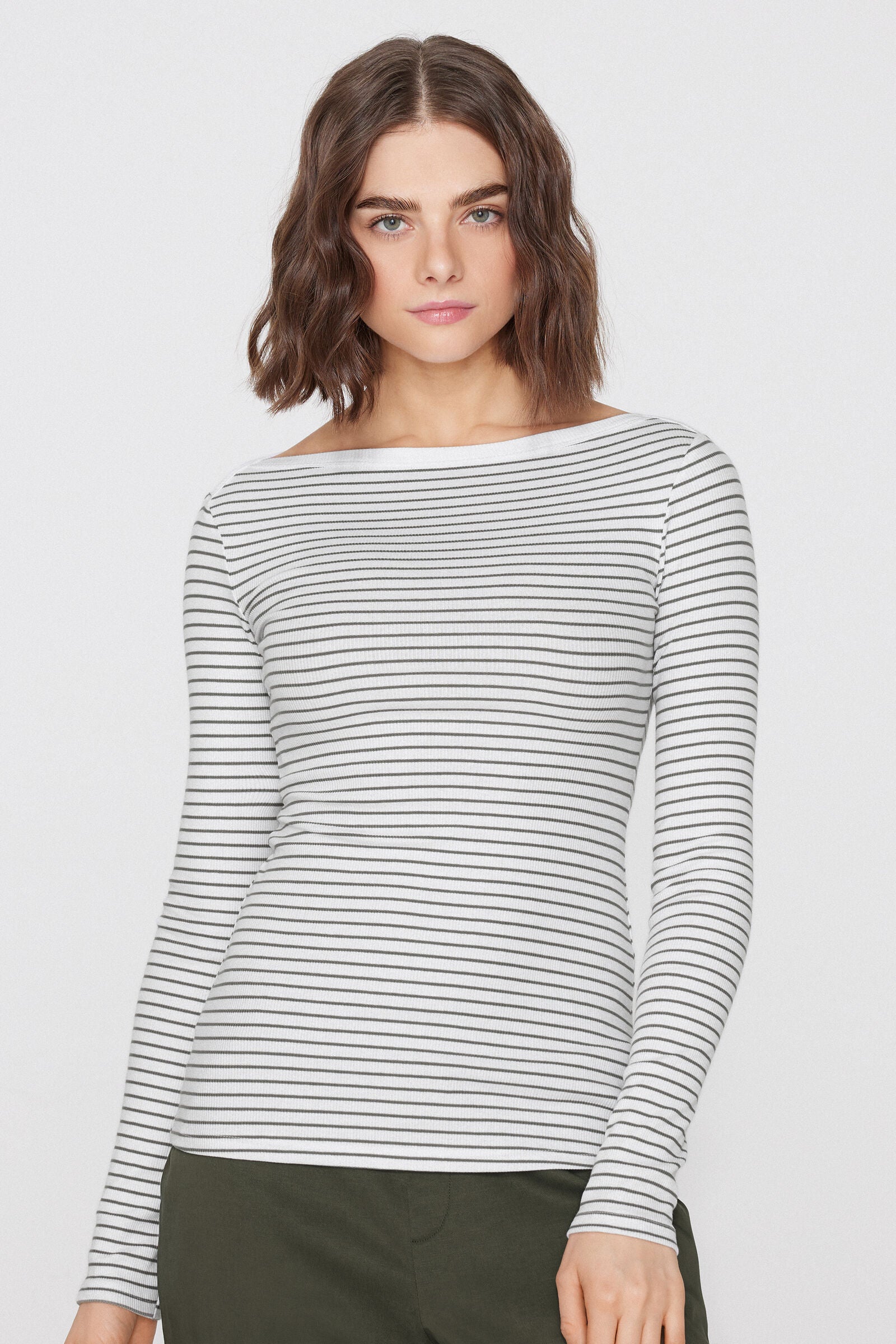 חולצת כותנה ארוכה עם מחשוף סירה