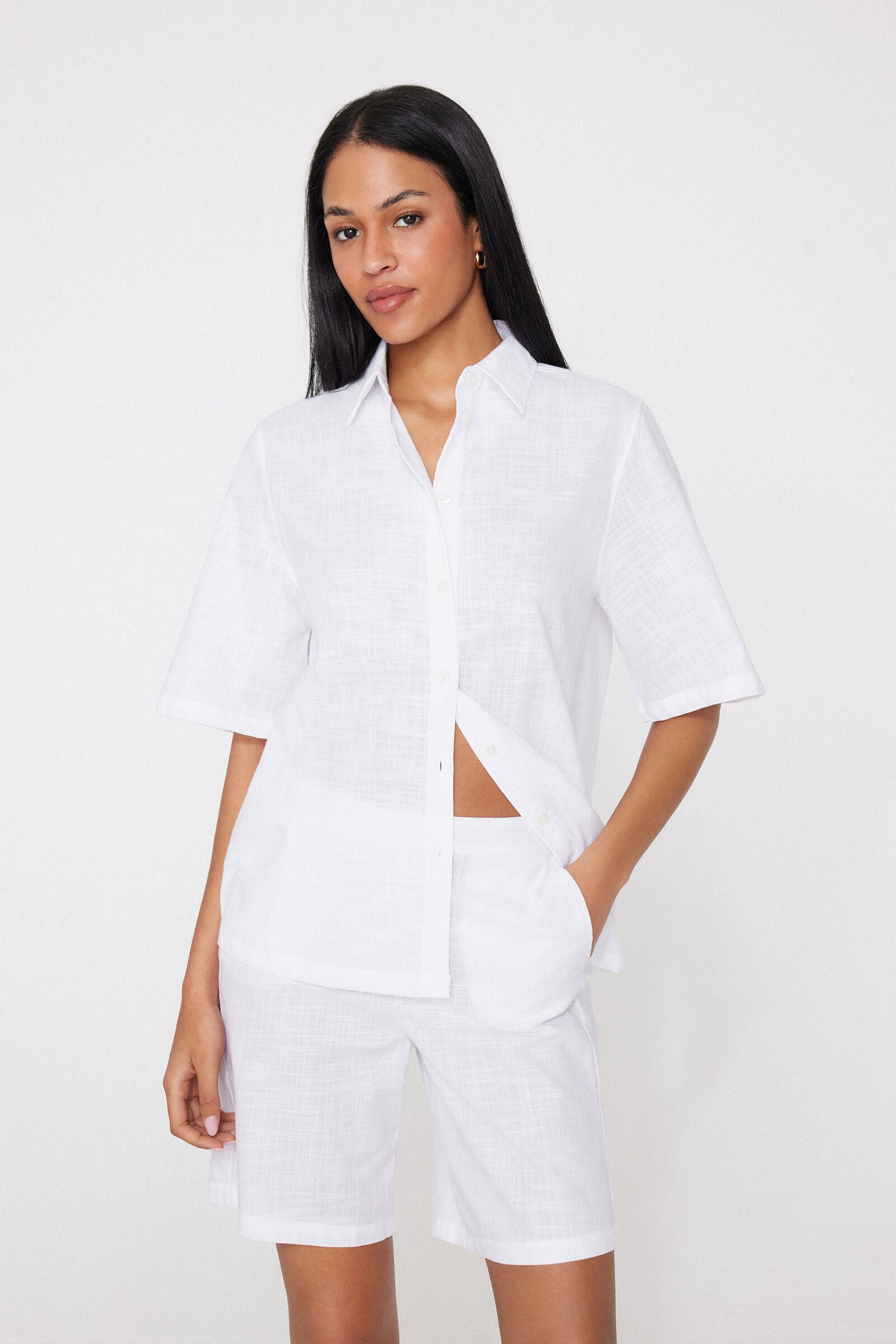 חולצה מכופתרת קצרה 100% Cotton