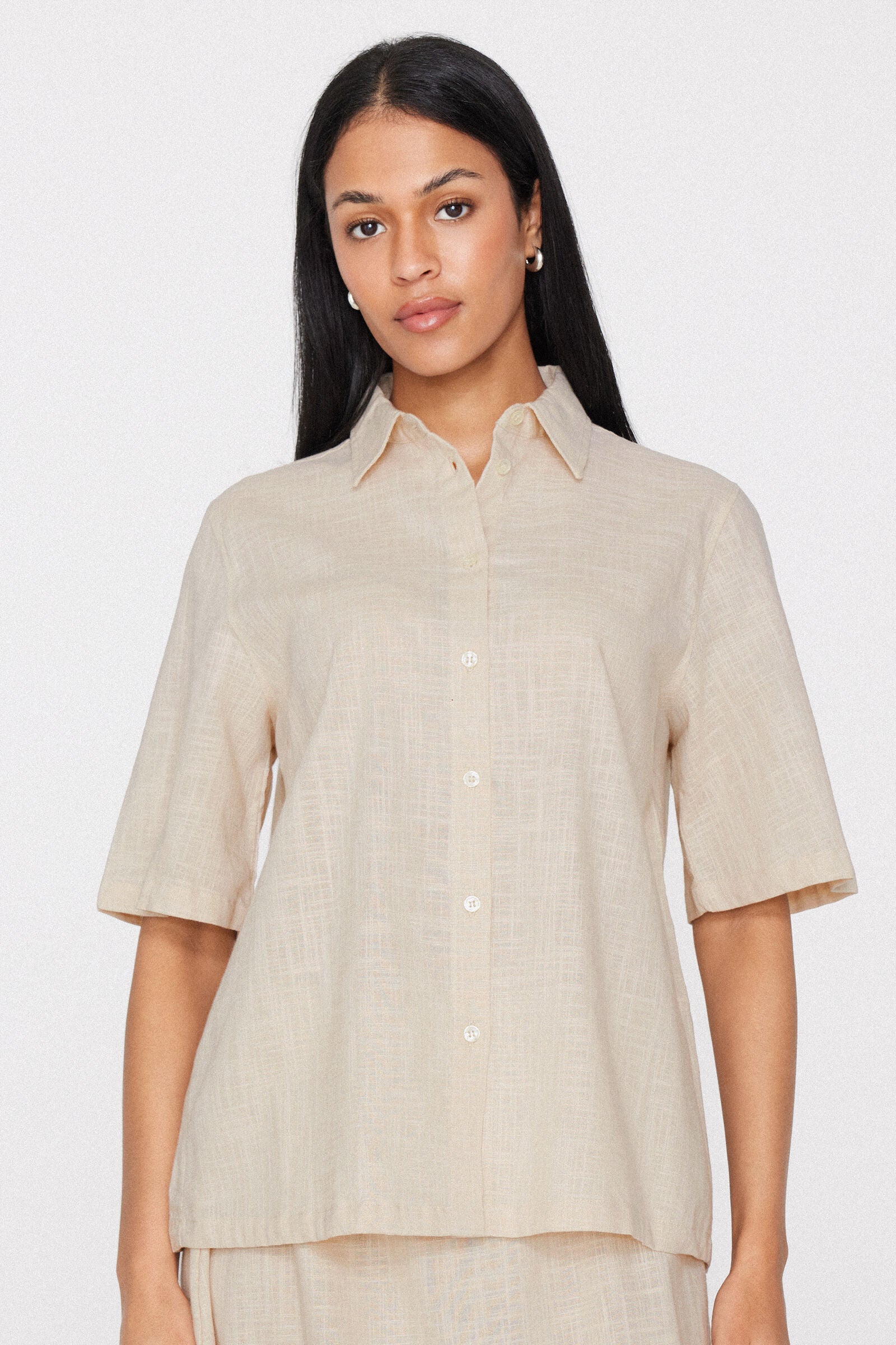 חולצה מכופתרת קצרה 100% Cotton