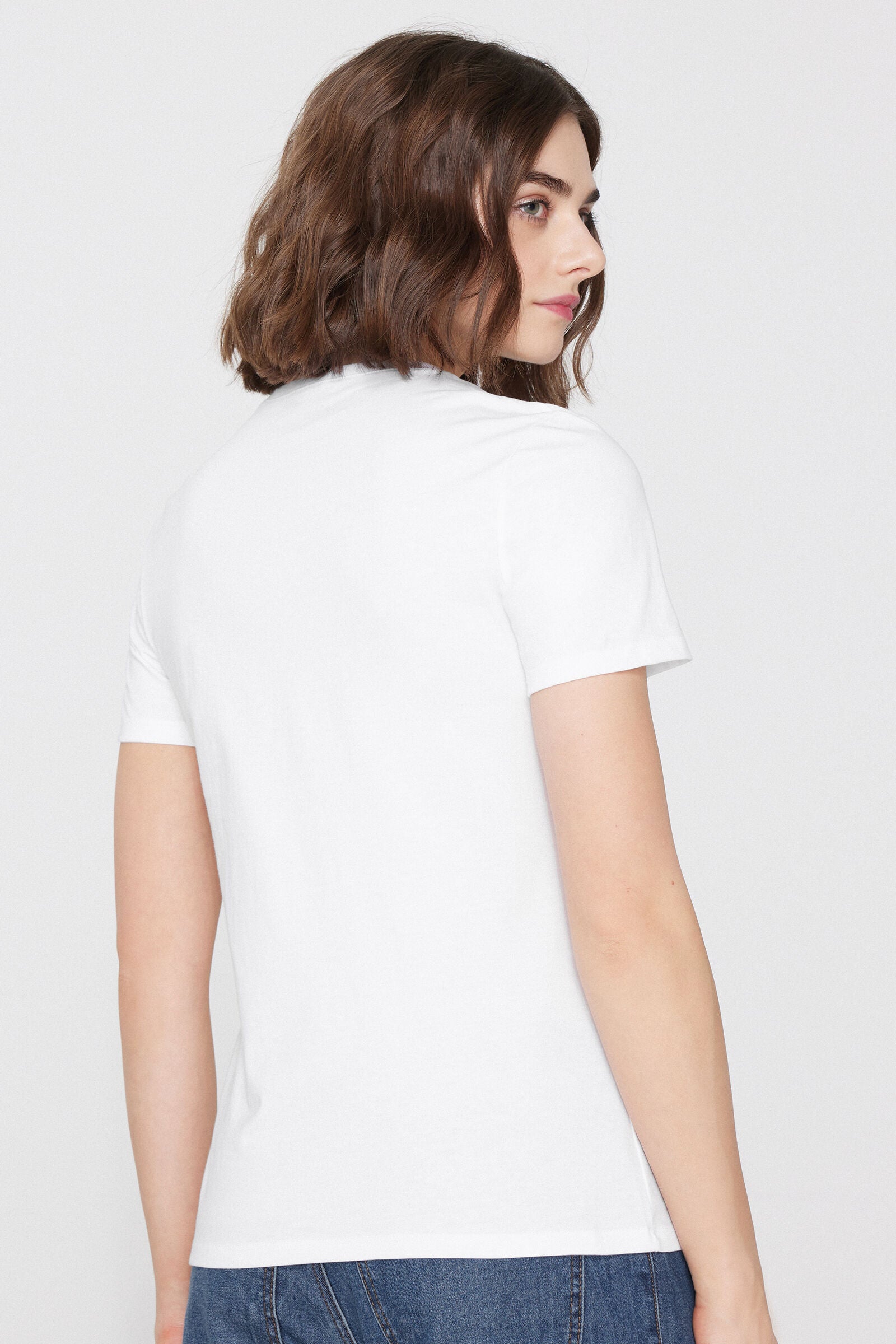 טי שירט כותנה קצרה עם הדפס בחזית