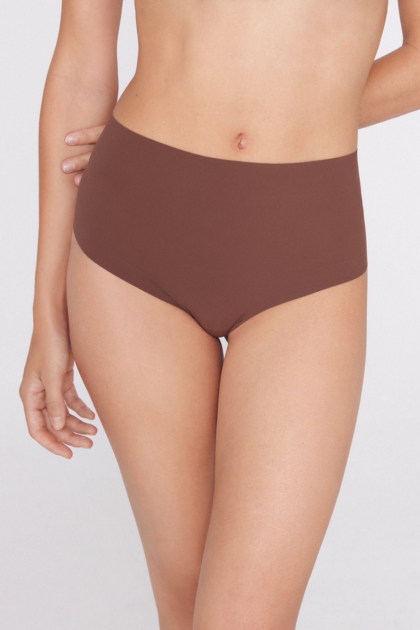 תחתונים ברזילאיים High-Waisted Laser-Cut in Recycled Microfibre