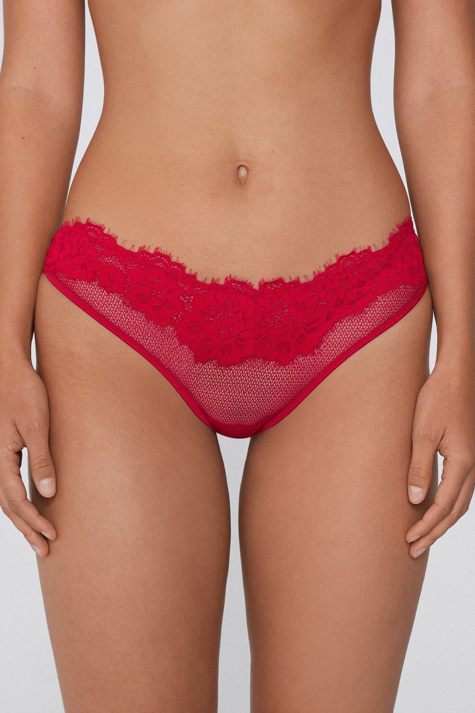 תחתוני תחרה ברזילאיים Delicate Net Micromesh