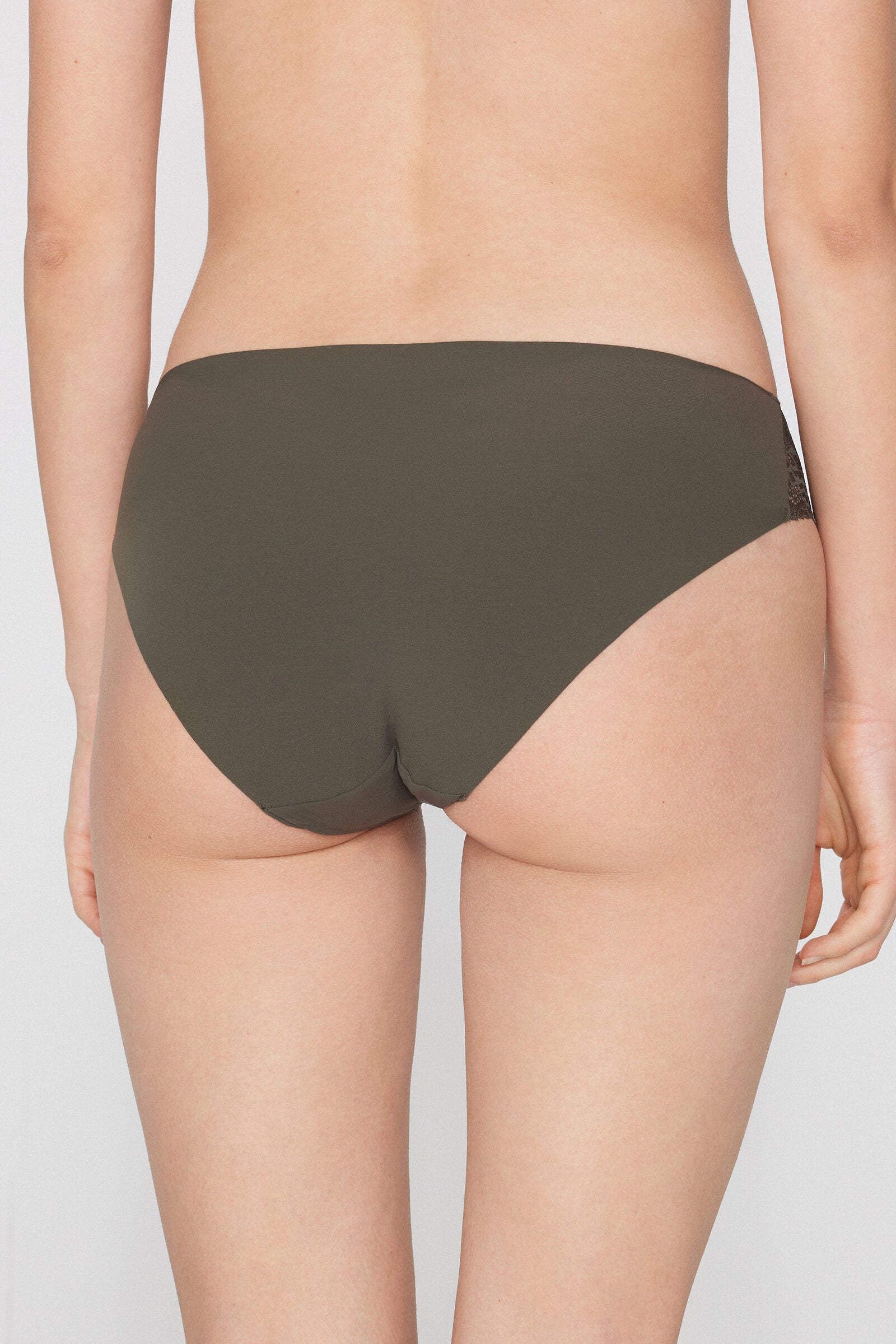 תחתונים מבד מיקרופייבר בשילוב תחרה