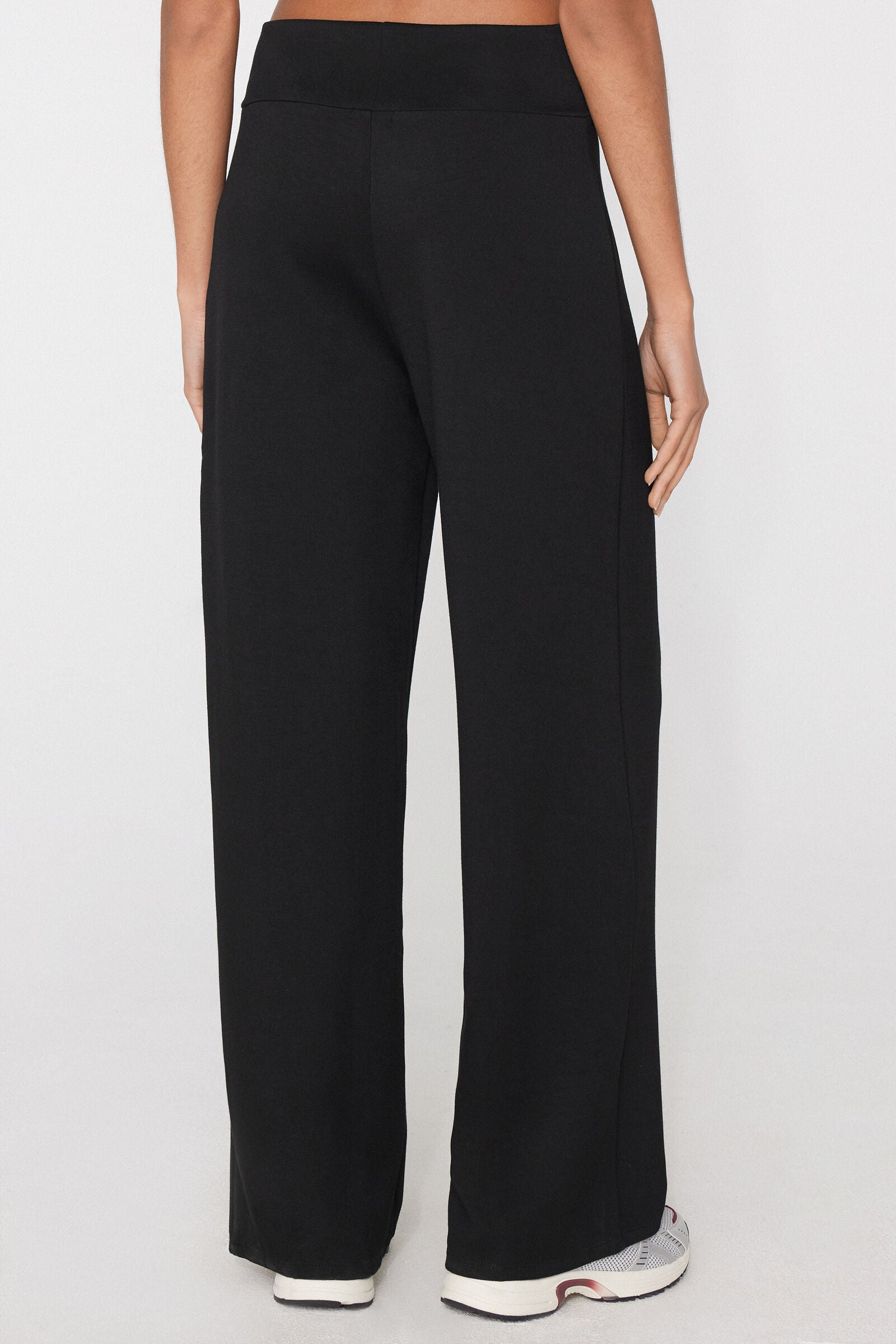 מכנסיים בגזרה רחבה Soft Touch