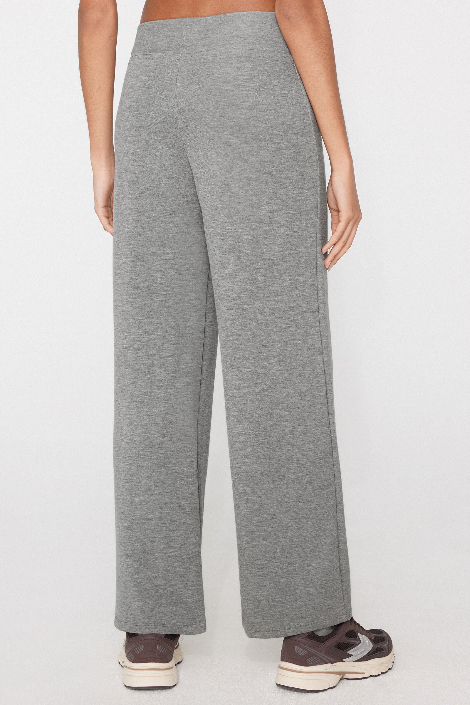 מכנסיים בגזרה רחבה Soft Touch