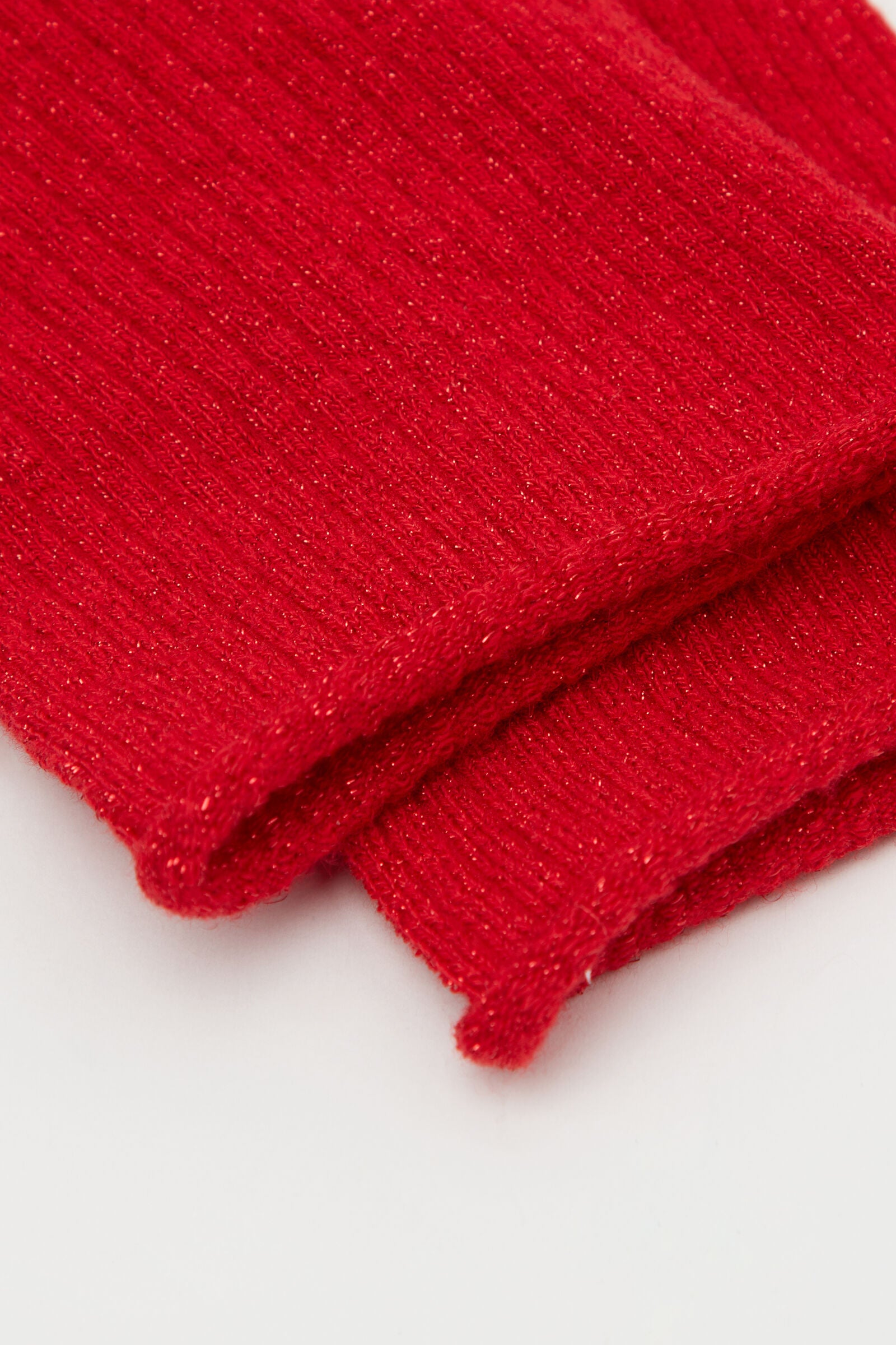 גרבי ריב קצרות עם סיומת מסולסלת