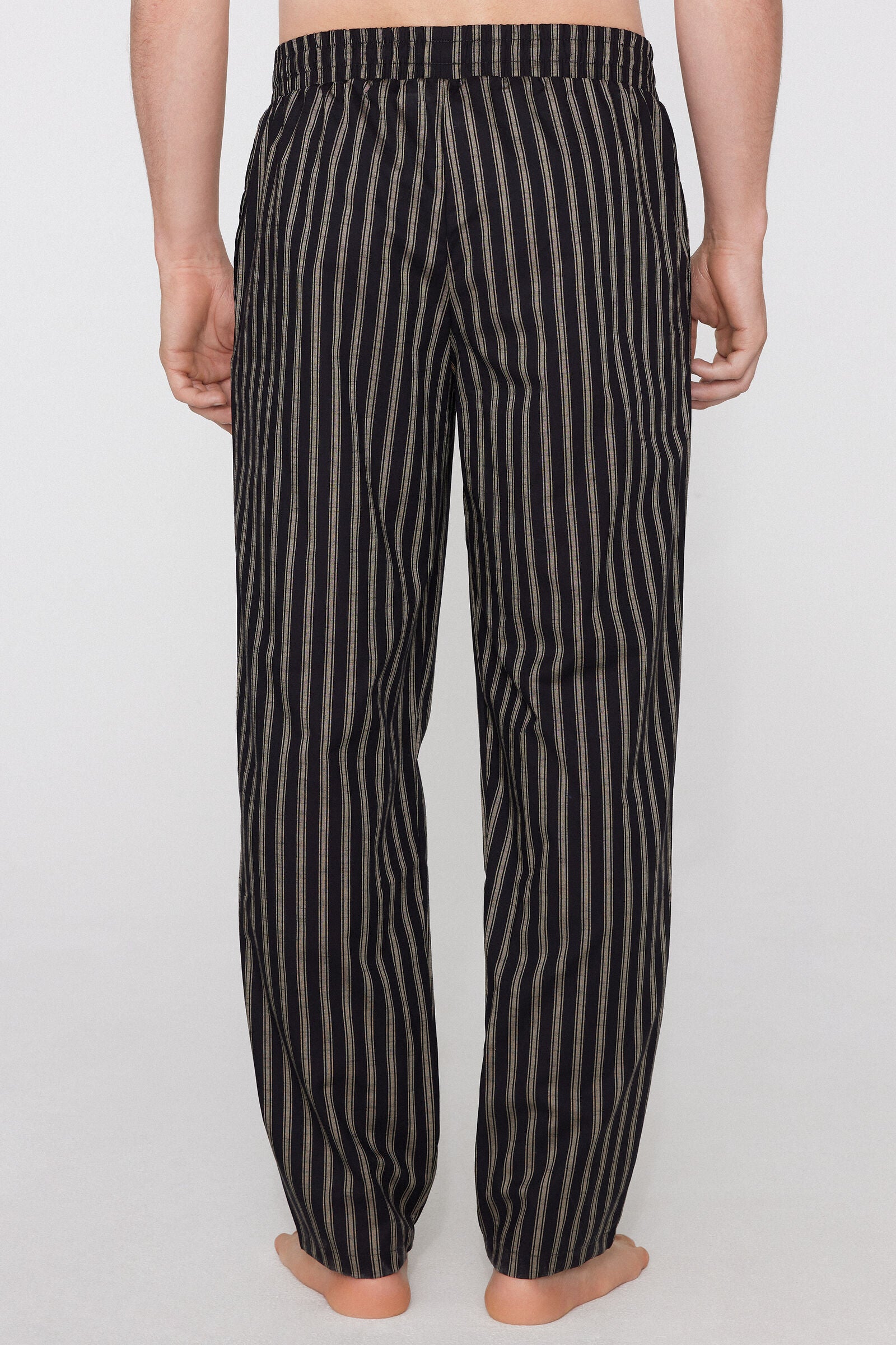 מכנסיים ארוכים