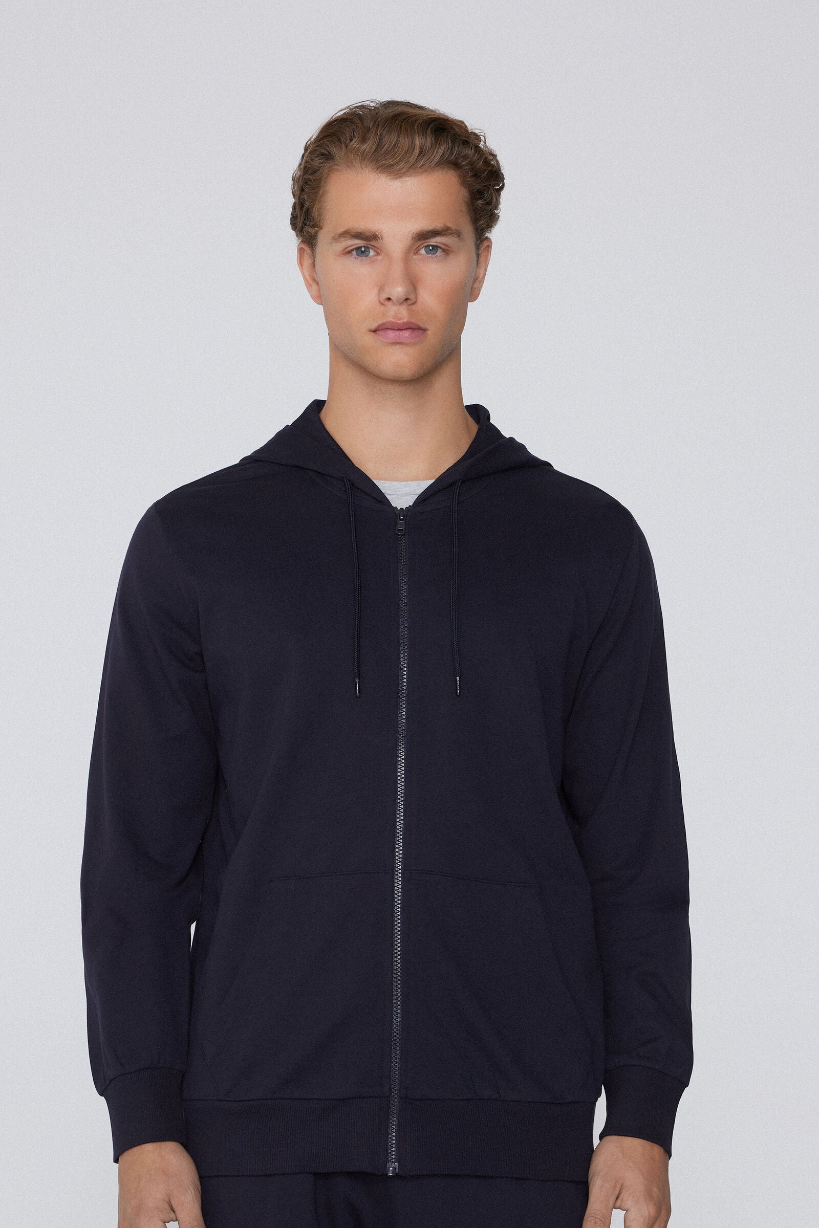 סווטשירט קפוצ'ון עם רוכסן