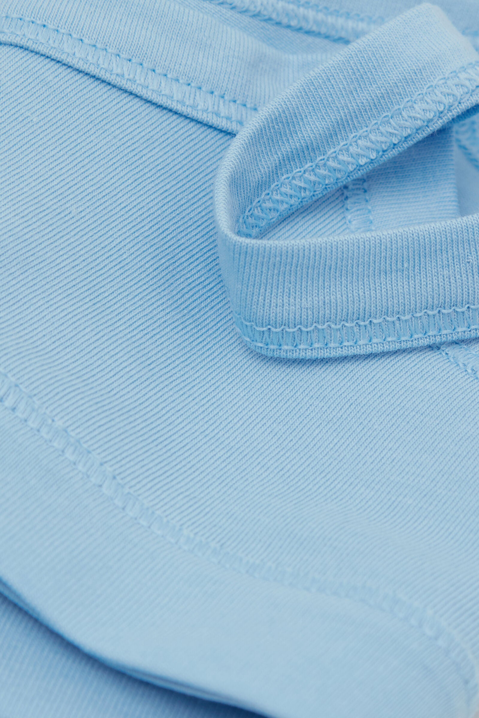 גוזיית בייסיק לבנות